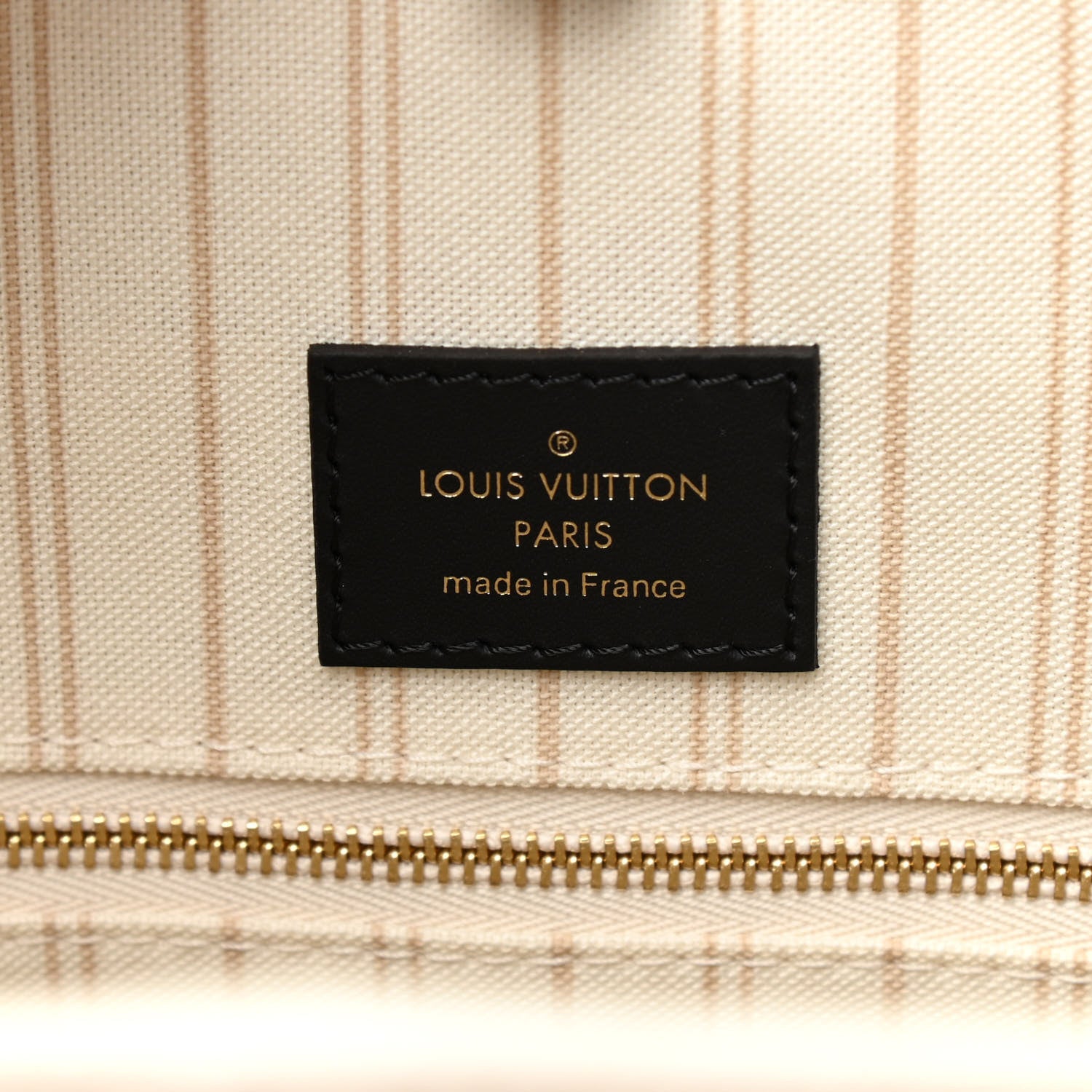 Louis Vuitton Monogram Giant Jungle Onthego GM Ivory 8 of 9