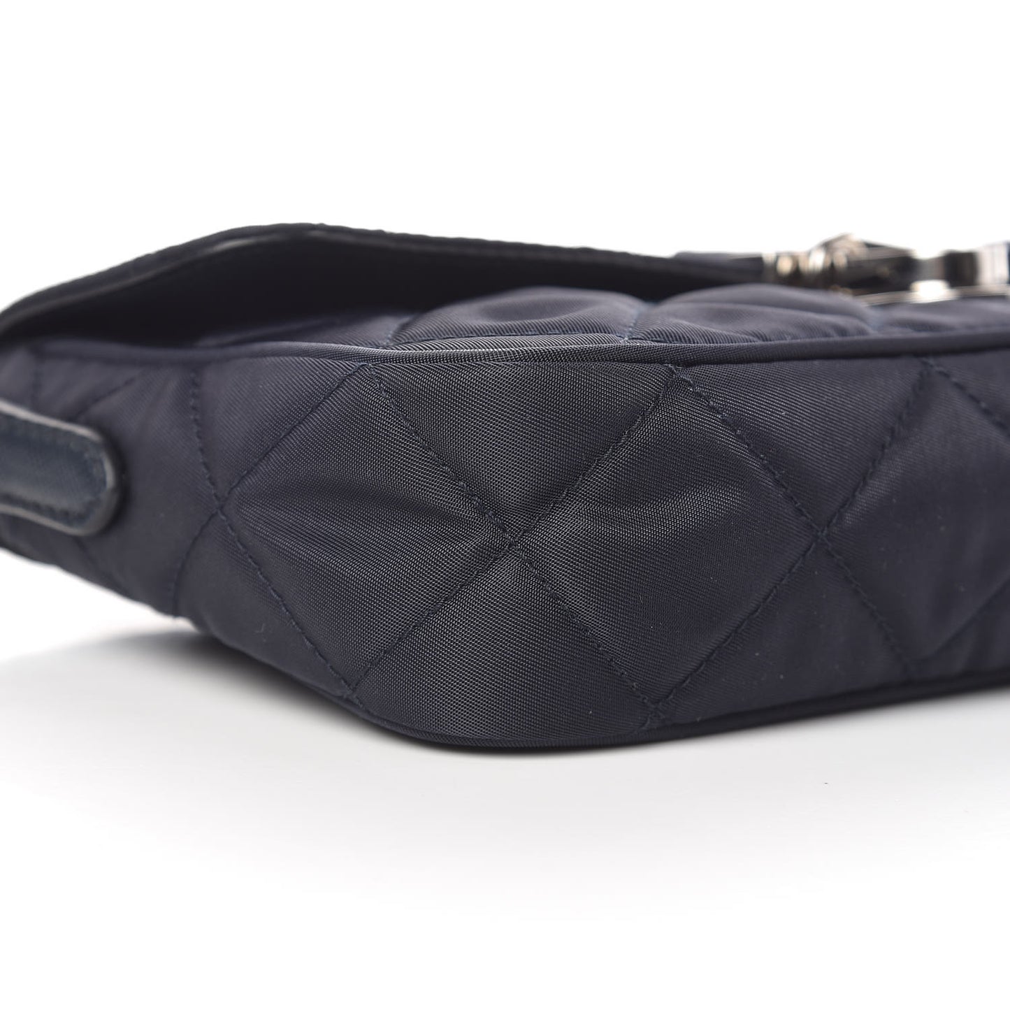Nylon Tessuto Quilted Flap Navy