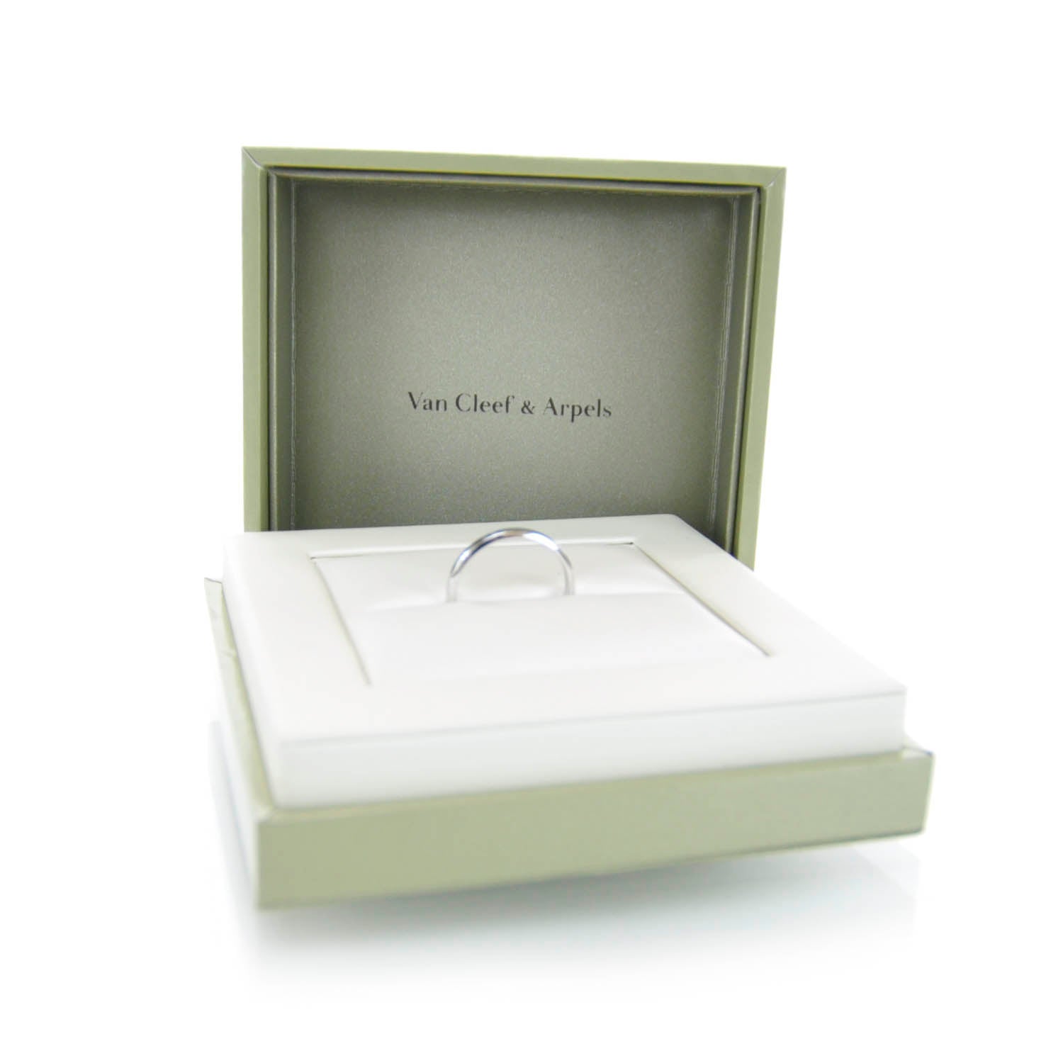 Van Cleef & Arpels 18k White Gold Ring 9.25 60 9 1 of 7