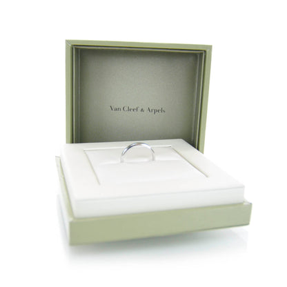 Van Cleef & Arpels 18k White Gold Ring 9.25 60 9 1 of 7