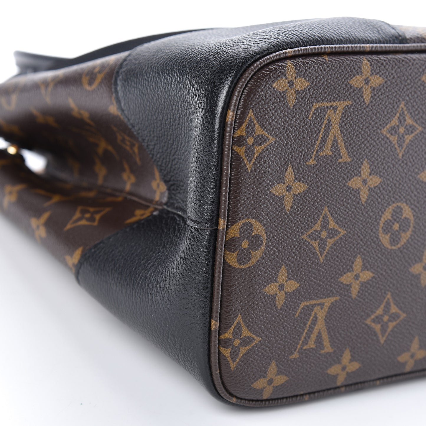 Monogram Flandrin Black