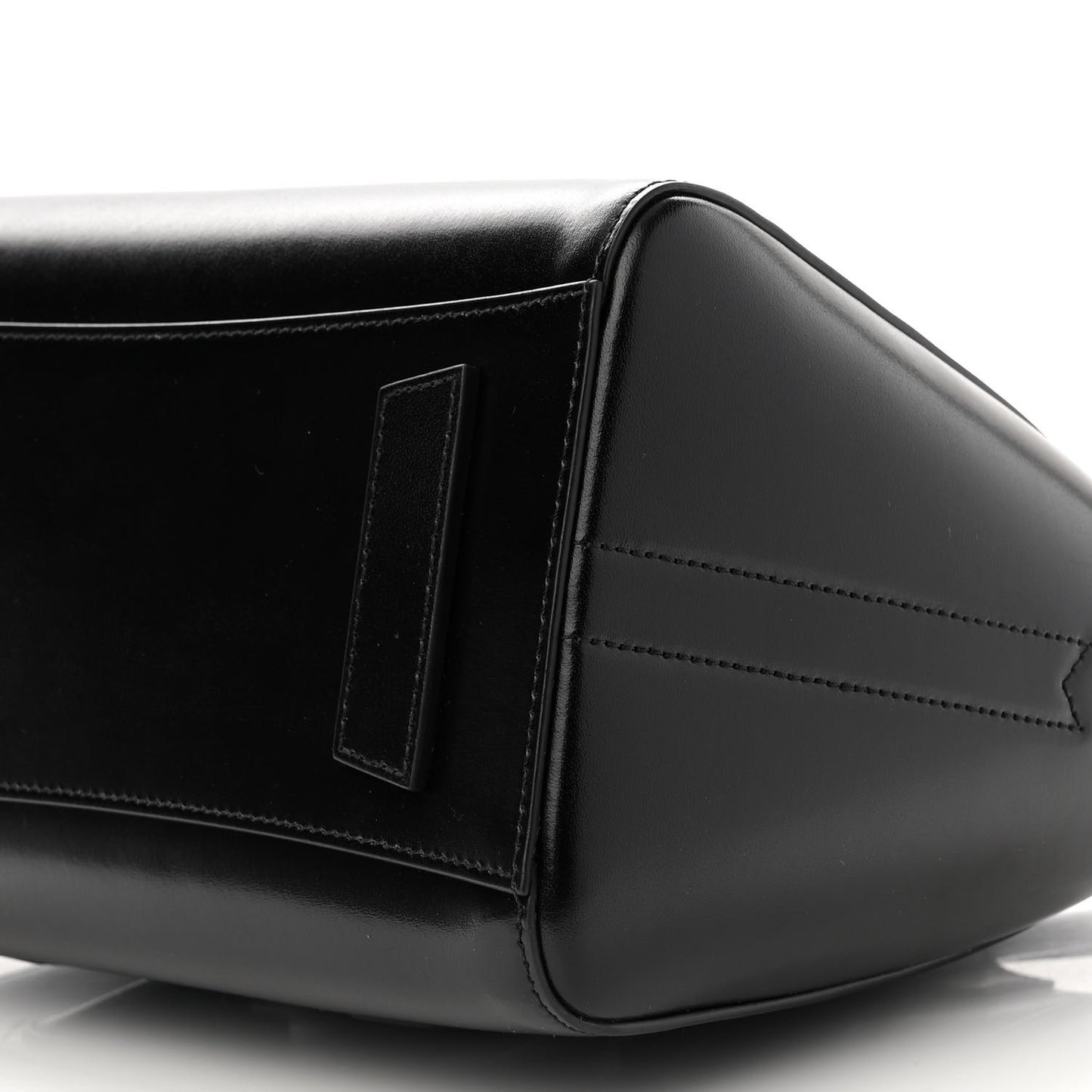 Box Calfskin Medium Lock Antigona Black