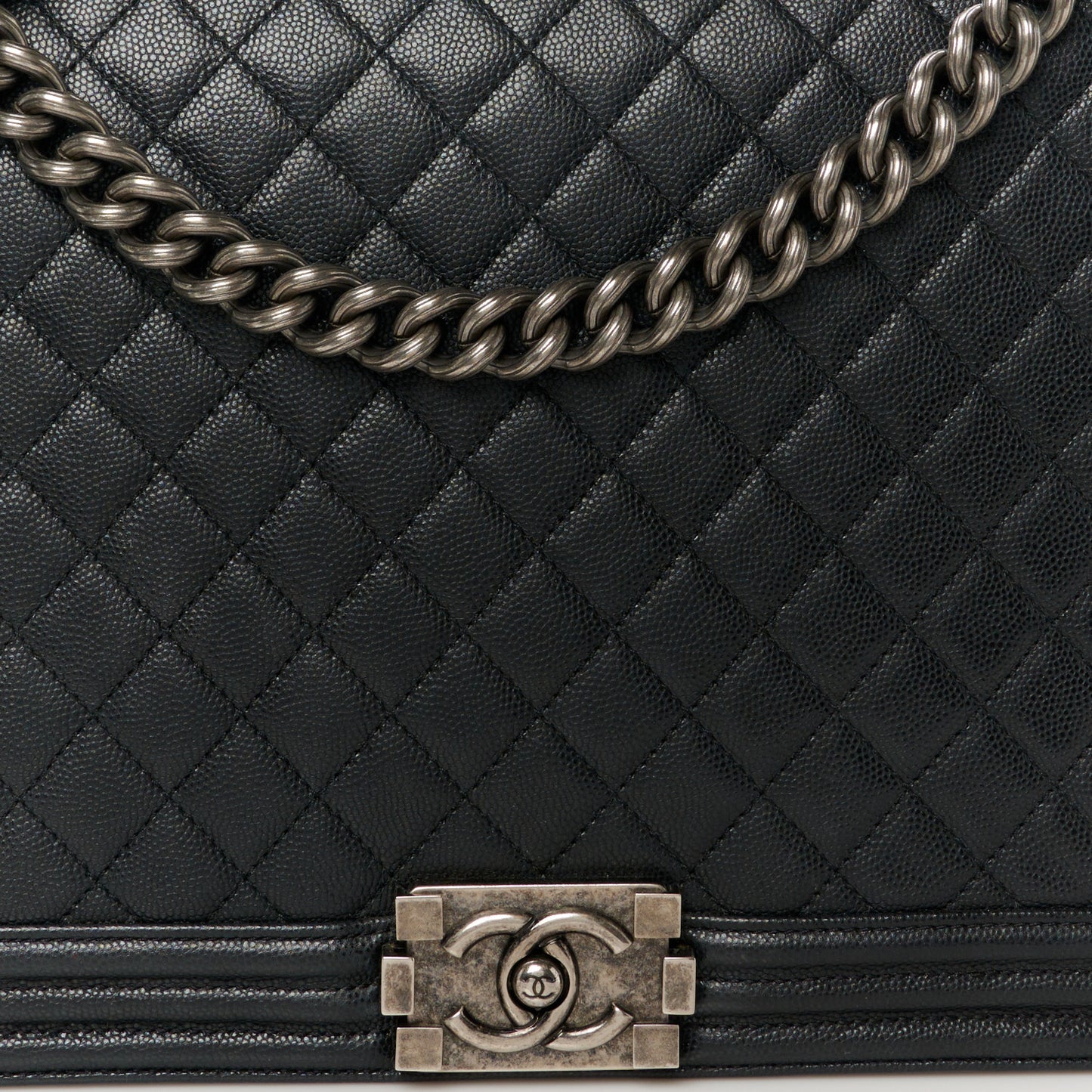 Caviar Quilted Large Boy Flap Black