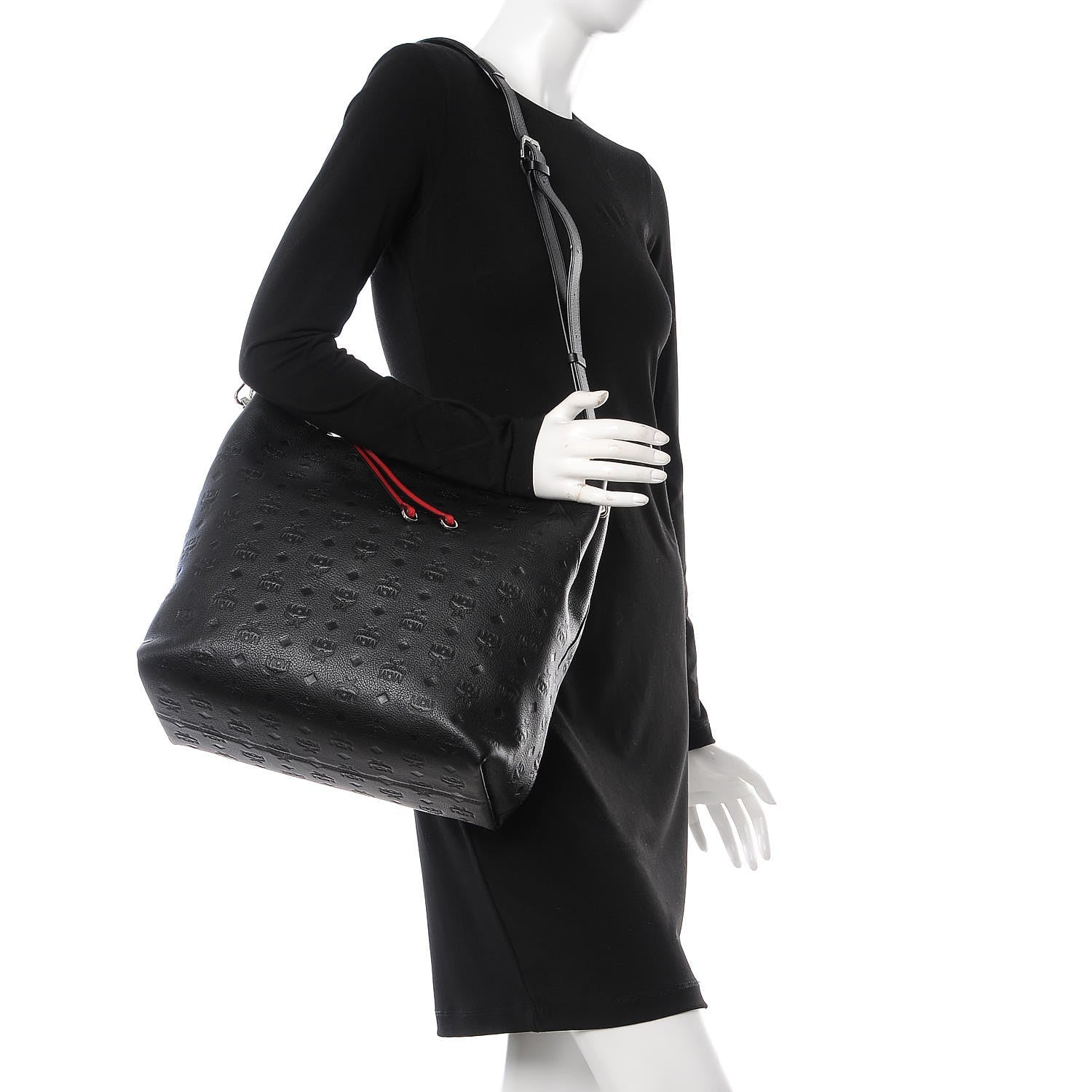 MCM Grained Calfskin Large Klara Hobo Black 2 of 8