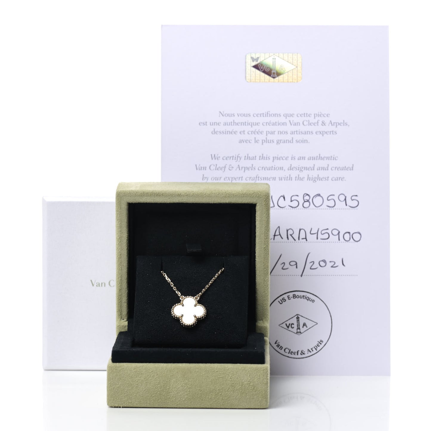 18K Yellow Gold Mother of Pearl Vintage Alhambra Pendant Necklace