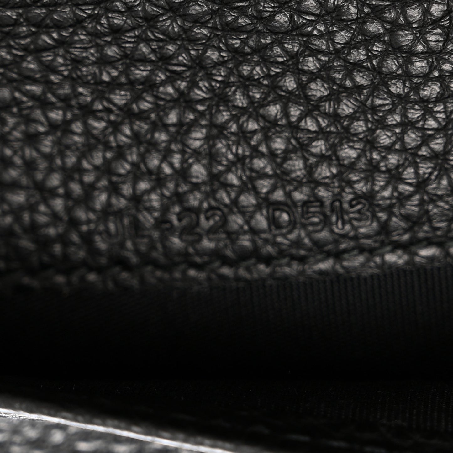 Calfskin City Wallet On Chain Black