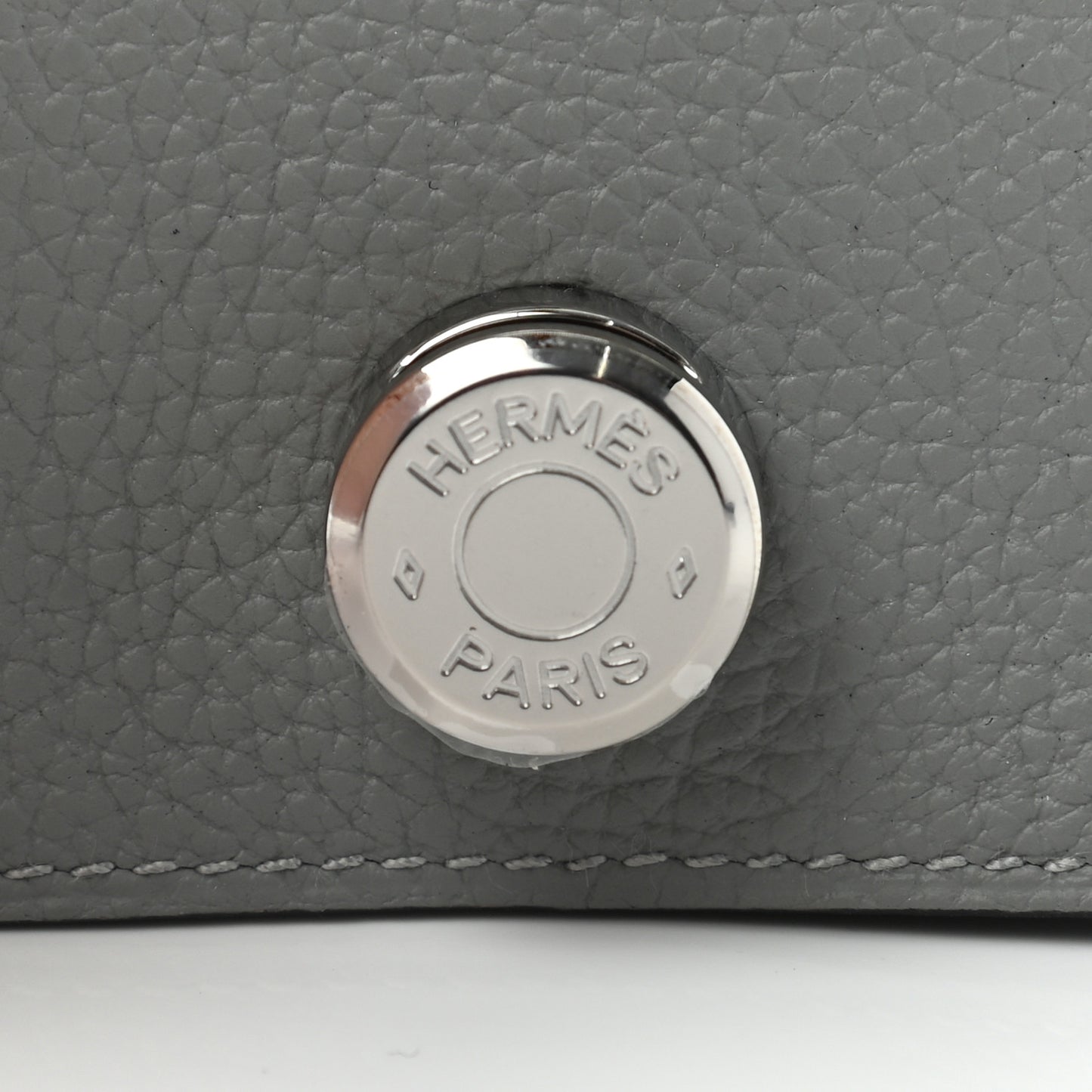 Togo Dogon Card Case Gris Mouette