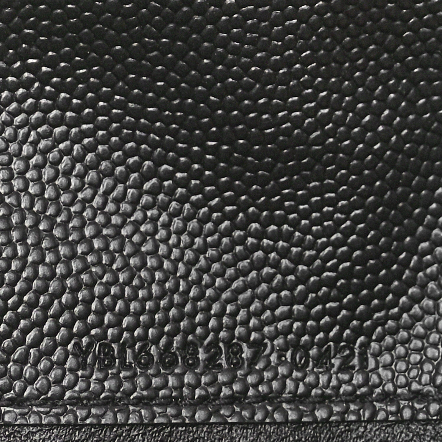 Saint Laurent Grain De Poudre Matelasse Chevron Monogram Monochrome Zipped Two-Part Wallet Black 8 of 9