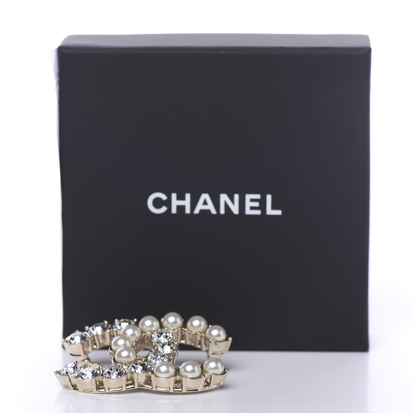 Crystal Pearl CC Dazzling Domino Brooch Gold