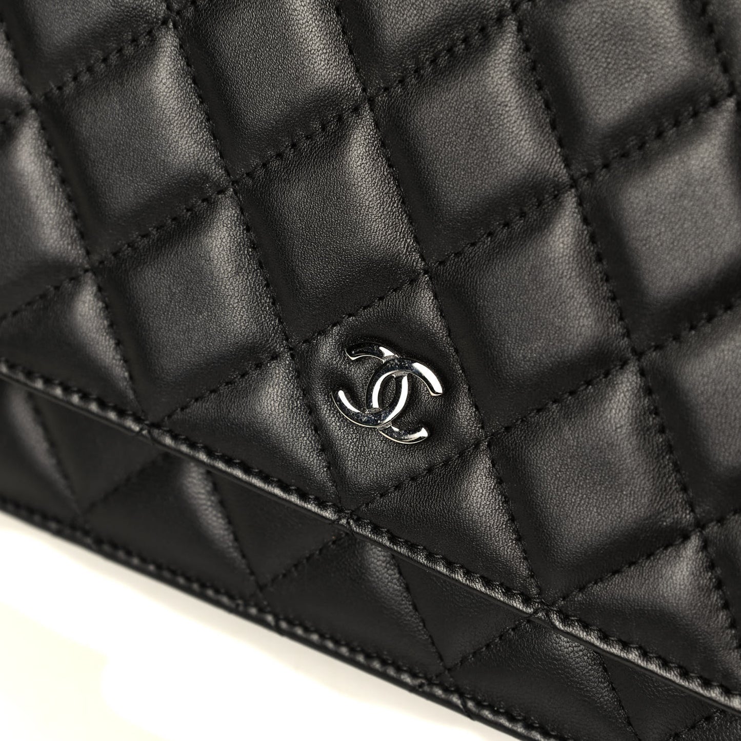 Lambskin Quilted Wallet On Chain WOC Black