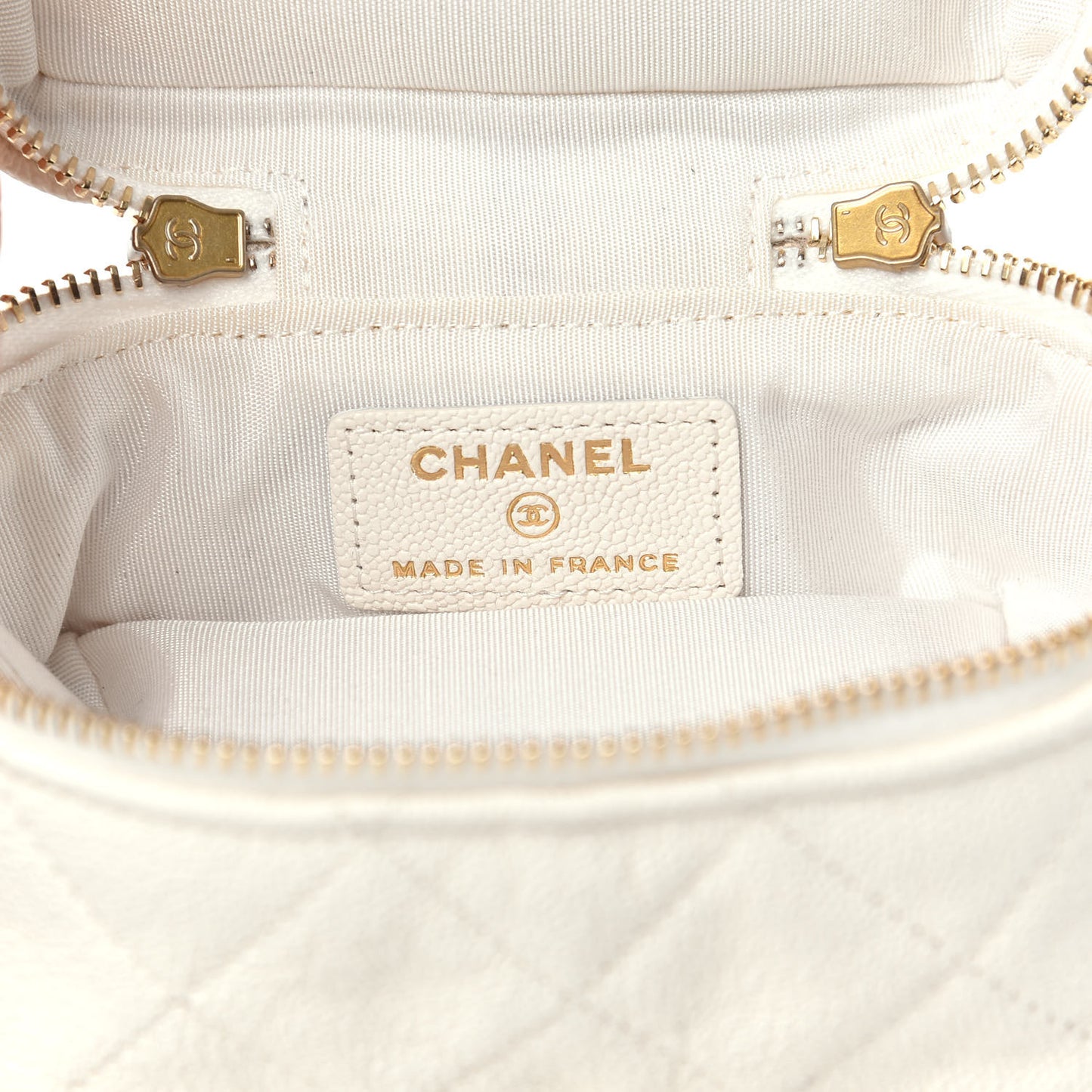 Caviar Quilted Mini Top Handle Vanity With Chain White