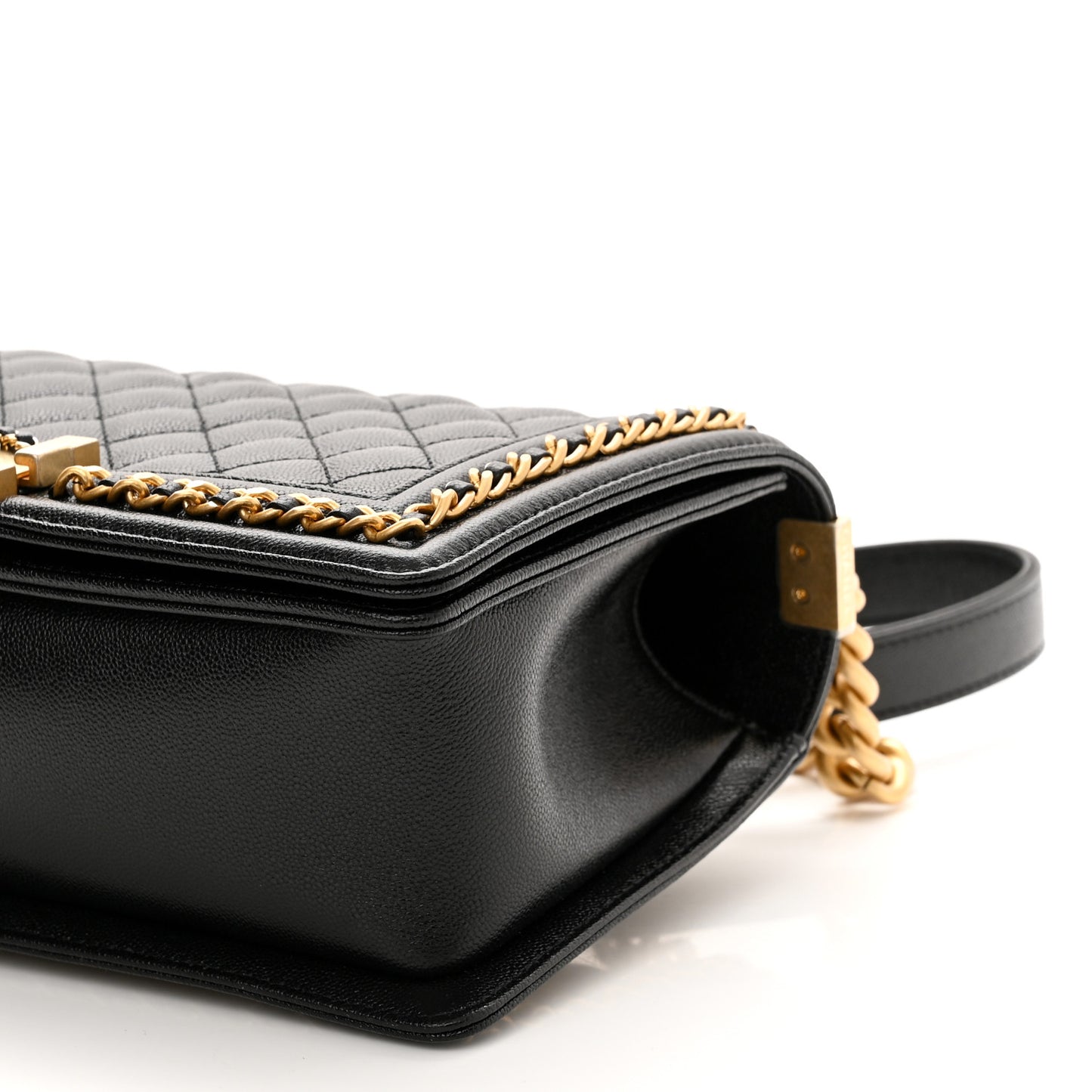 Caviar Quilted Medium Chain Around Boy Flap Black