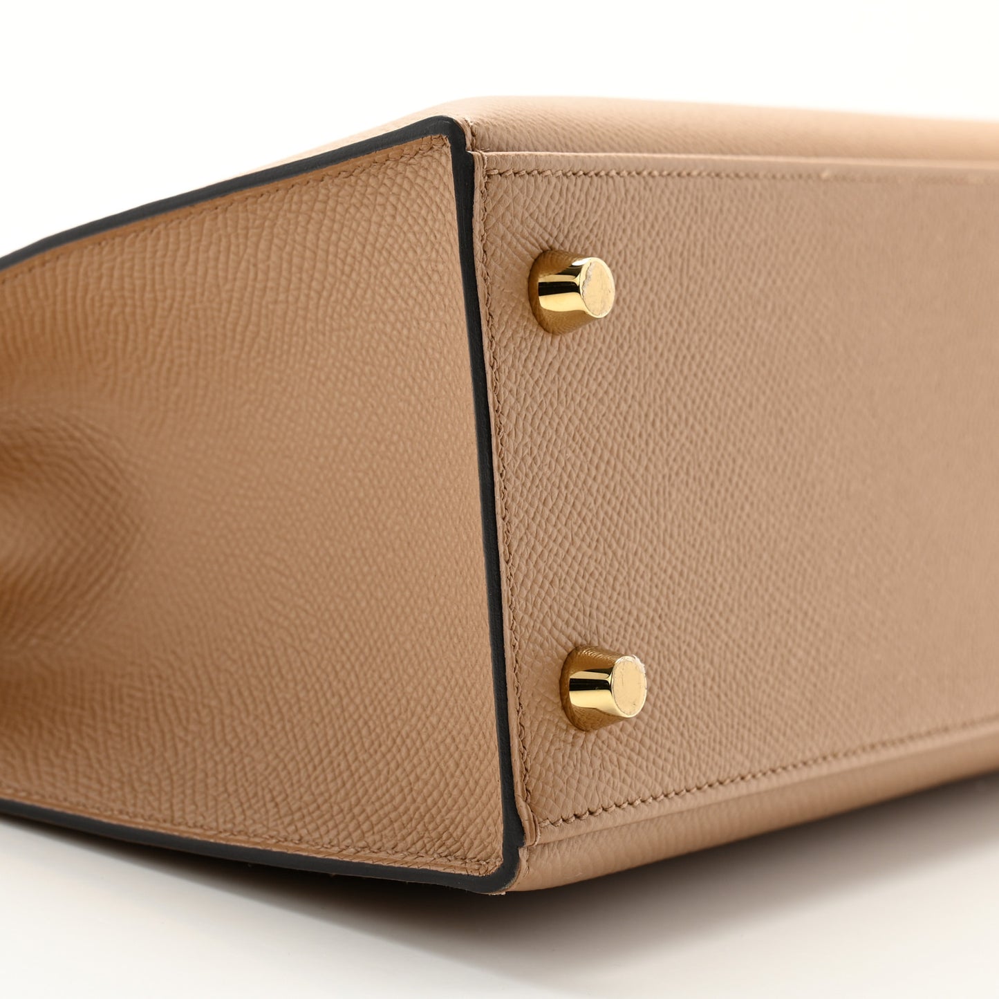 Epsom Kelly Sellier 25 Chai