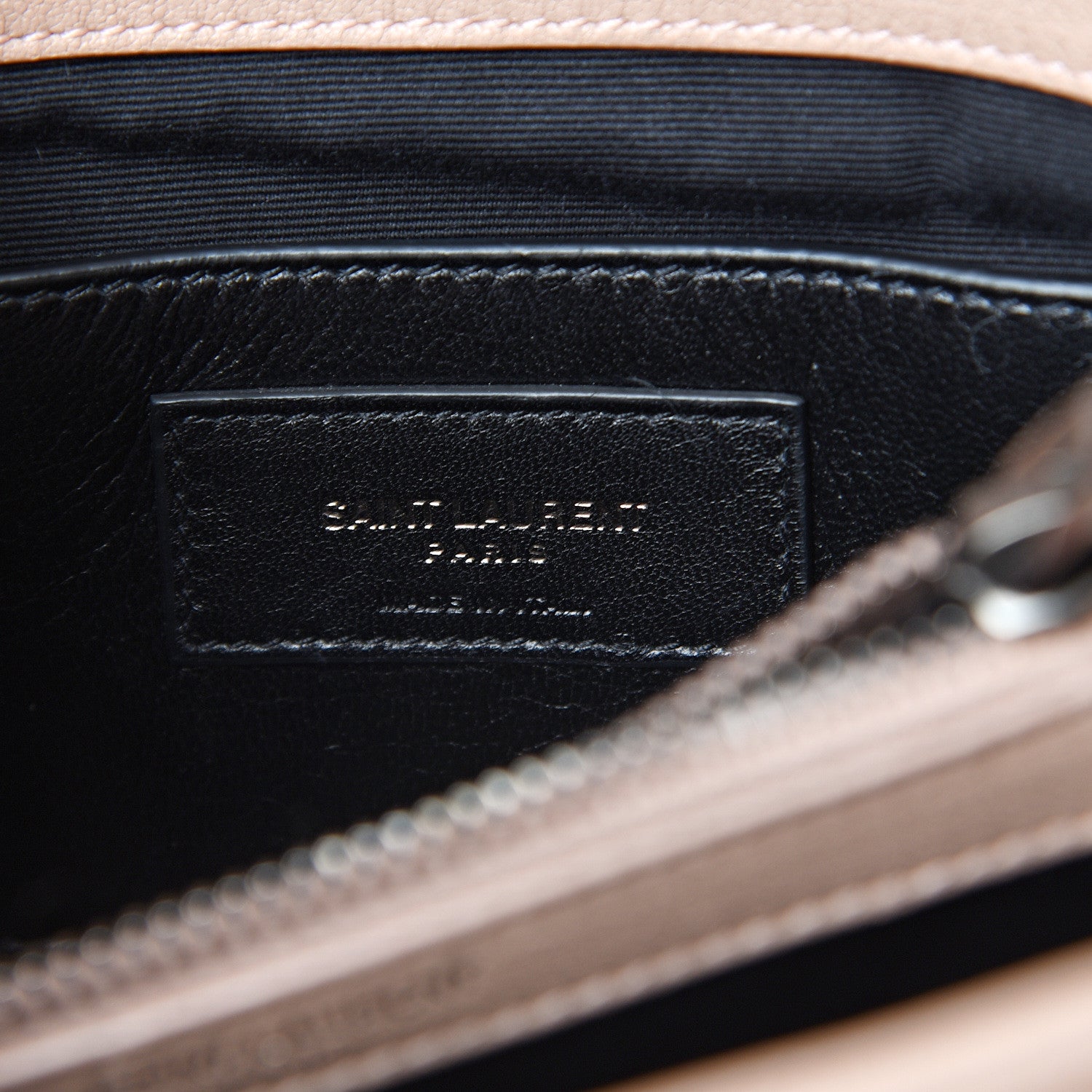 Saint Laurent Sheepskin Matelasse Chevron Monogram Medium College Bag Fard 5 of 14