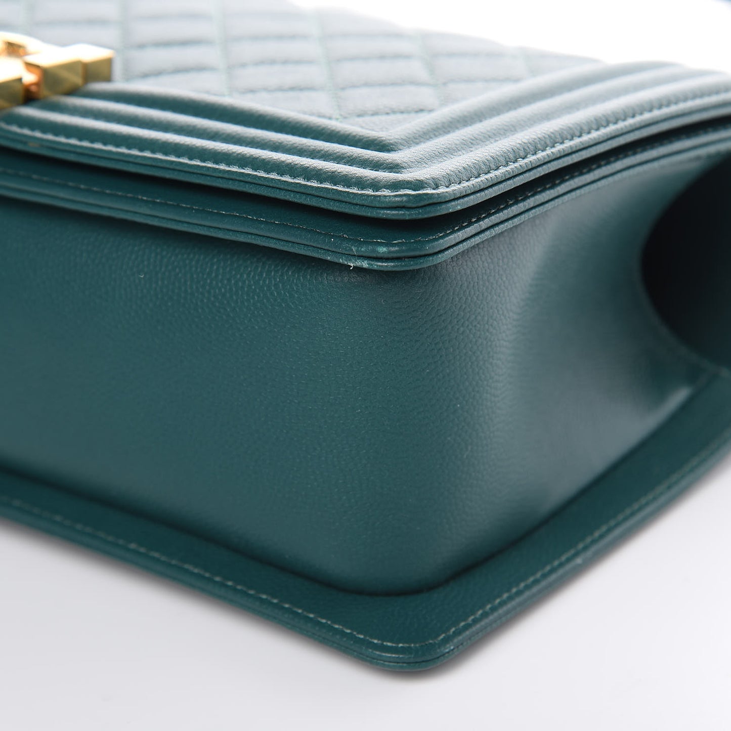 Caviar Quilted Medium Boy Flap Green