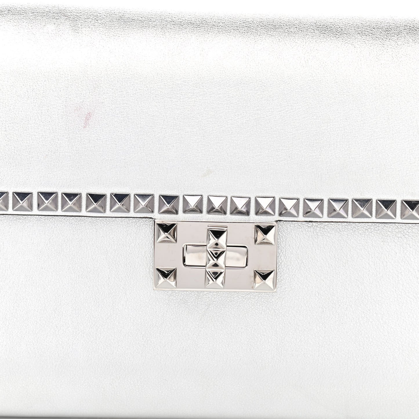 Vitello Rockstud No Limit Shoulder Bag Silver