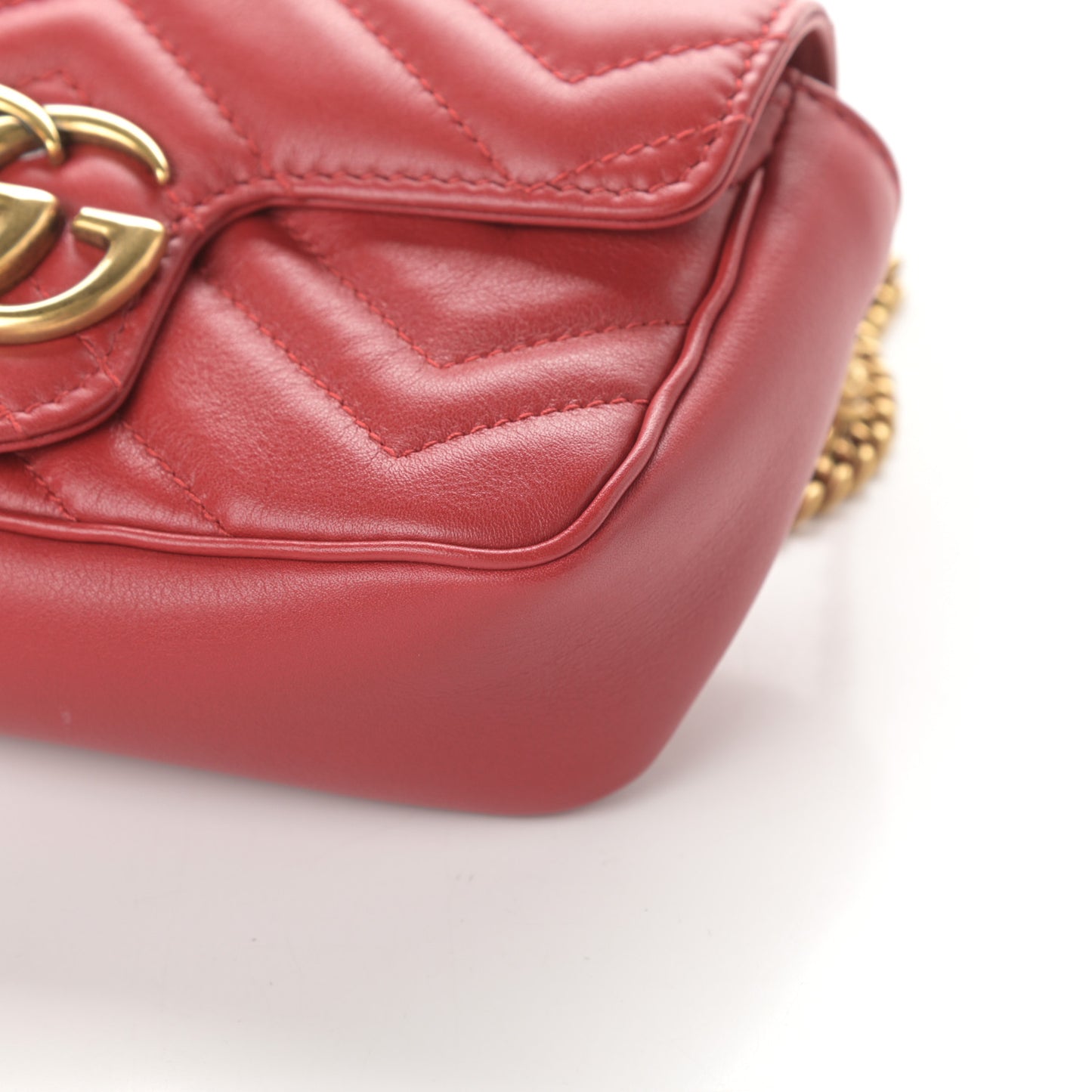 Calfskin Matelasse Super Mini GG Marmont Shoulder Bag Hibiscus Red