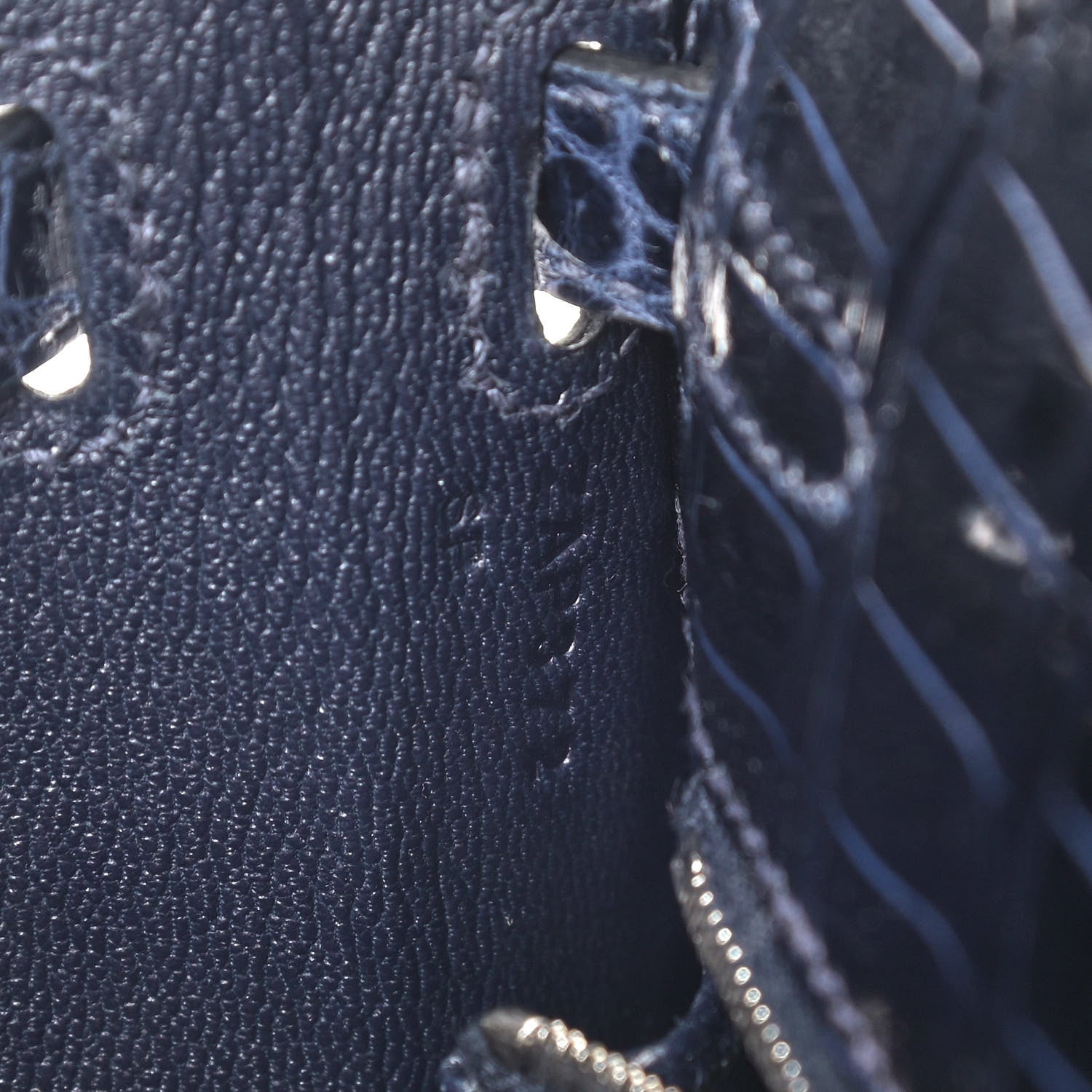 Hermes Shiny Porosus Crocodile Kelly Sellier 25 Bleu Marine 8 of 10