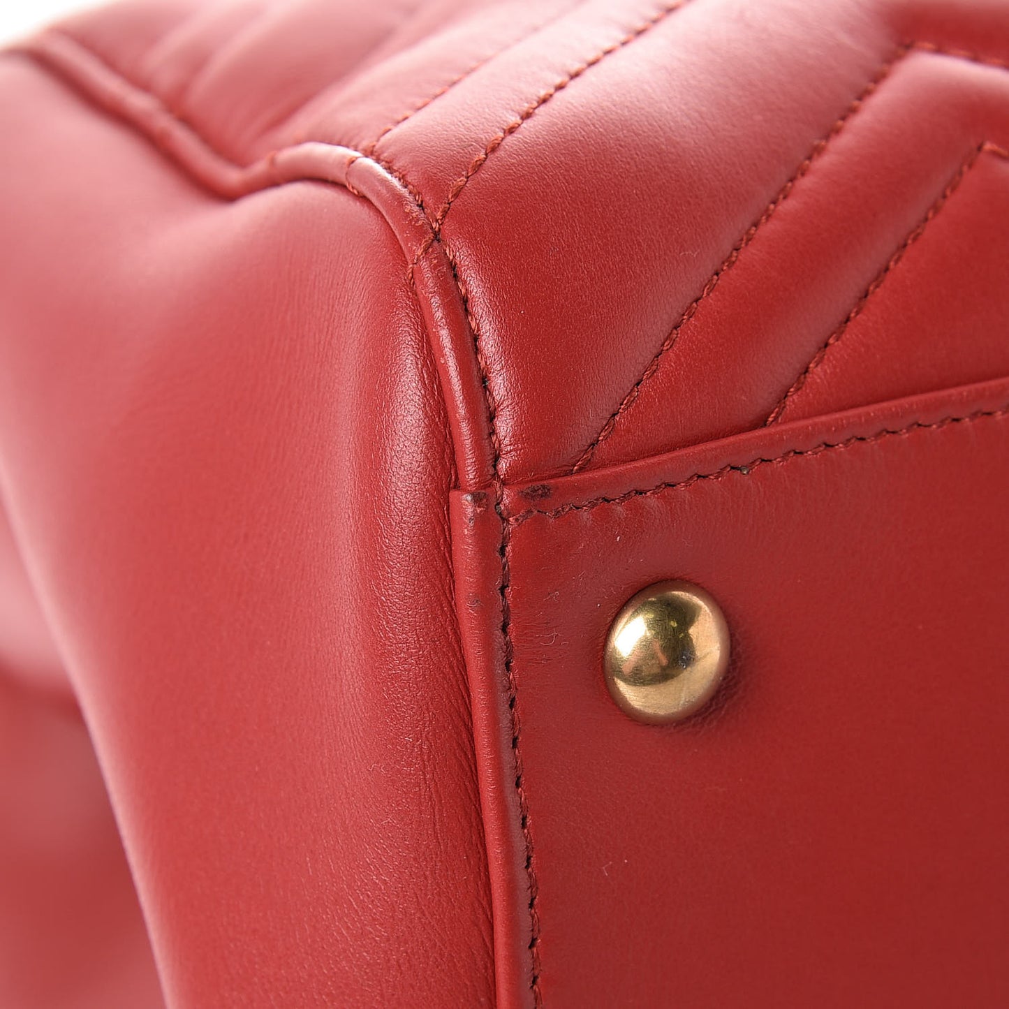 Calfskin Matelasse Medium GG Marmont Tote Hibiscus Red