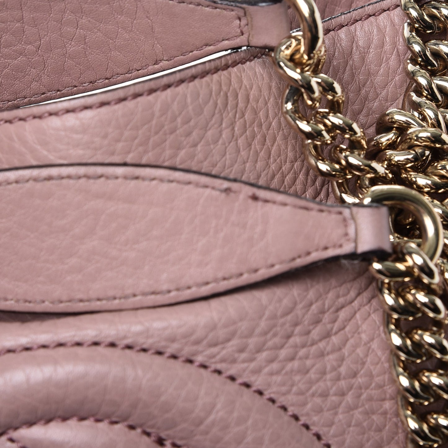 Pebbled Calfskin Medium Soho Chain Shoulder Bag Dark Cipria