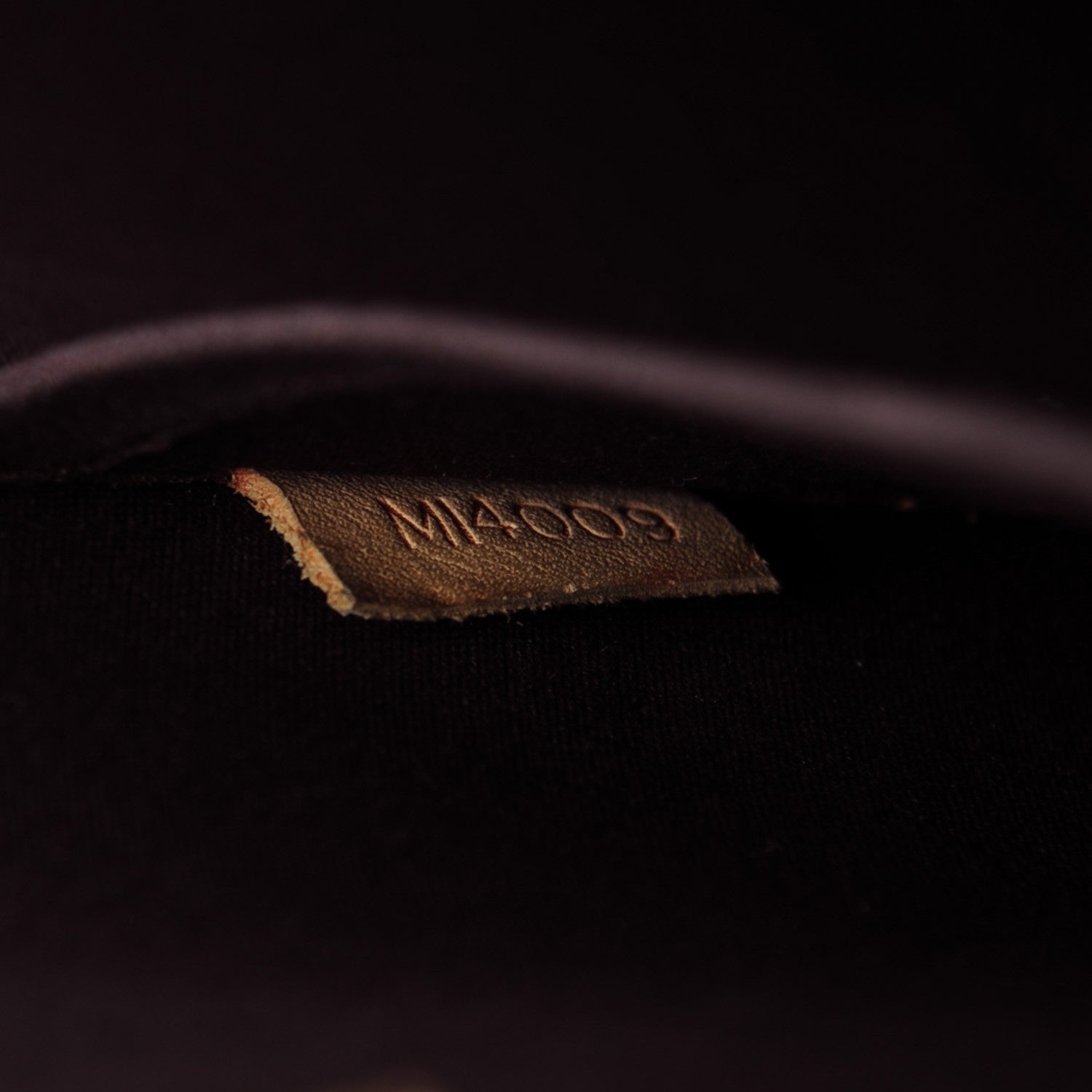 Louis Vuitton Vernis Alma GM Amarante 7 of 9