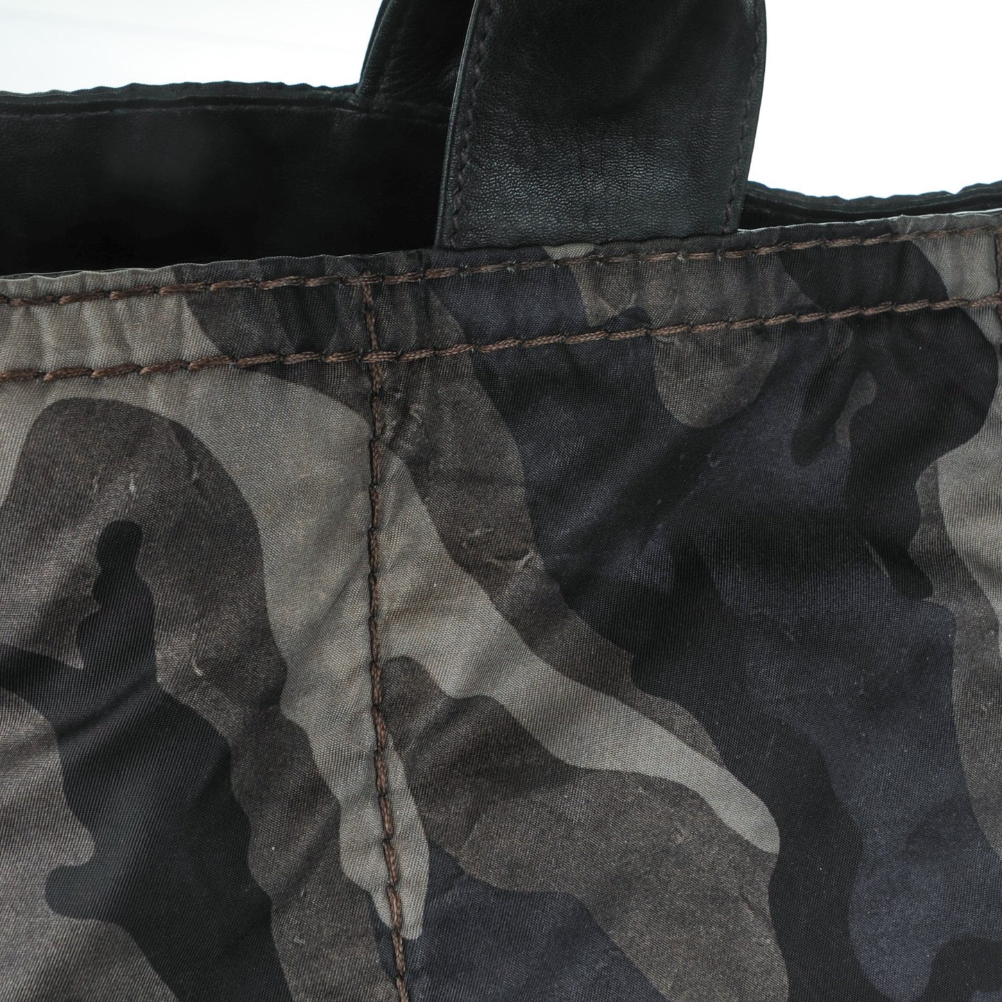 Tessuto Nylon Studded Camouflage Tote Fumo