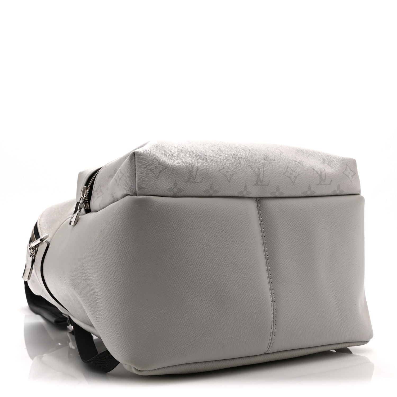 Louis Vuitton Taiga Monogram Discovery Backpack PM White 4 of 9
