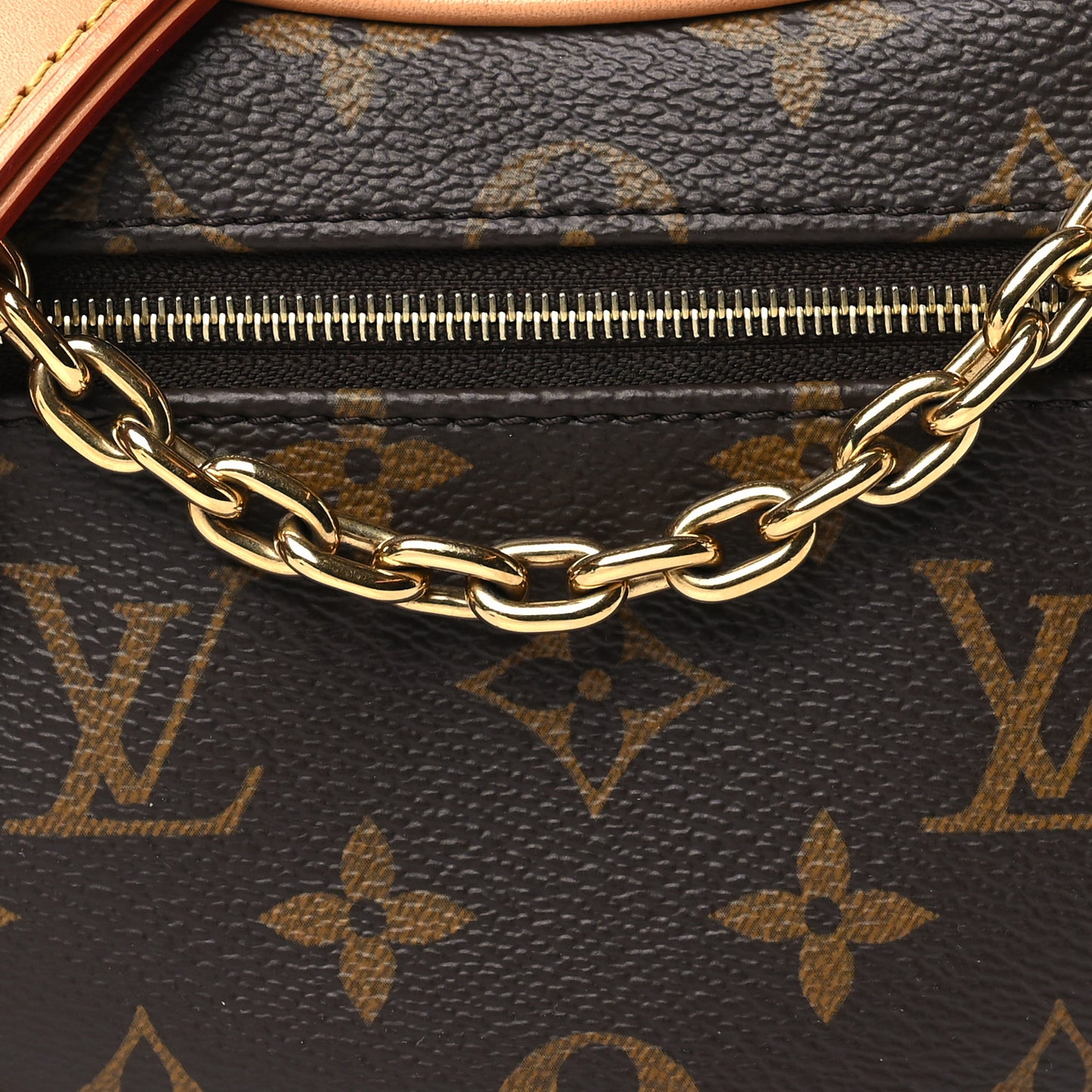 Monogram Loop