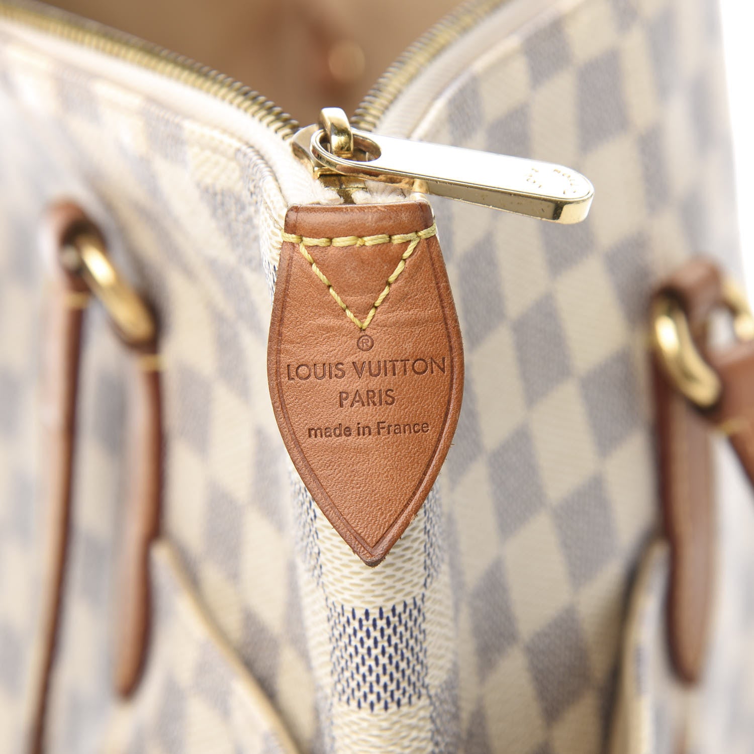 Louis Vuitton Damier Azur Totally MM 6 of 9