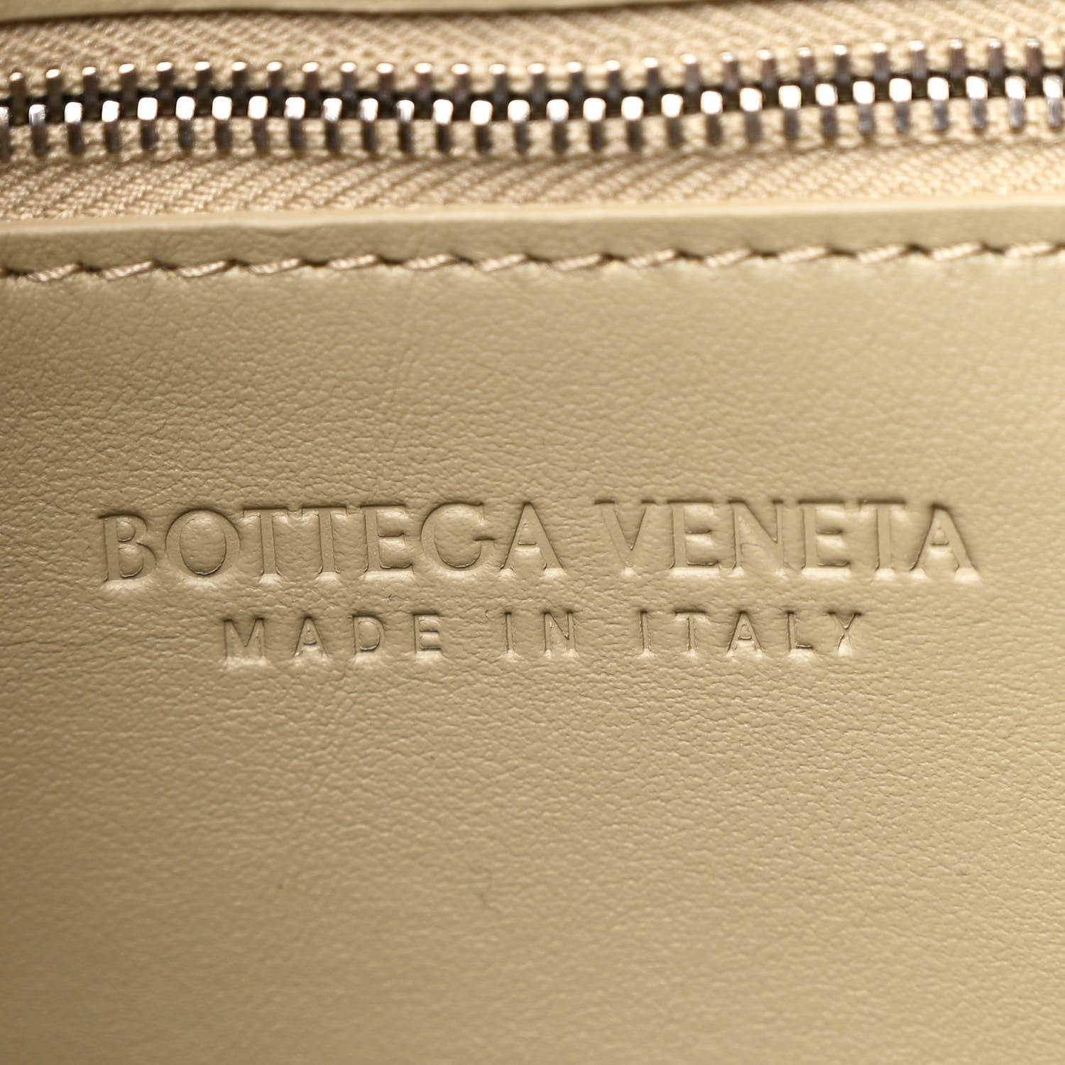 Bottega Veneta Calfskin Maxi Intreccio Cassette With Strap Bag Taupe 6 of 16