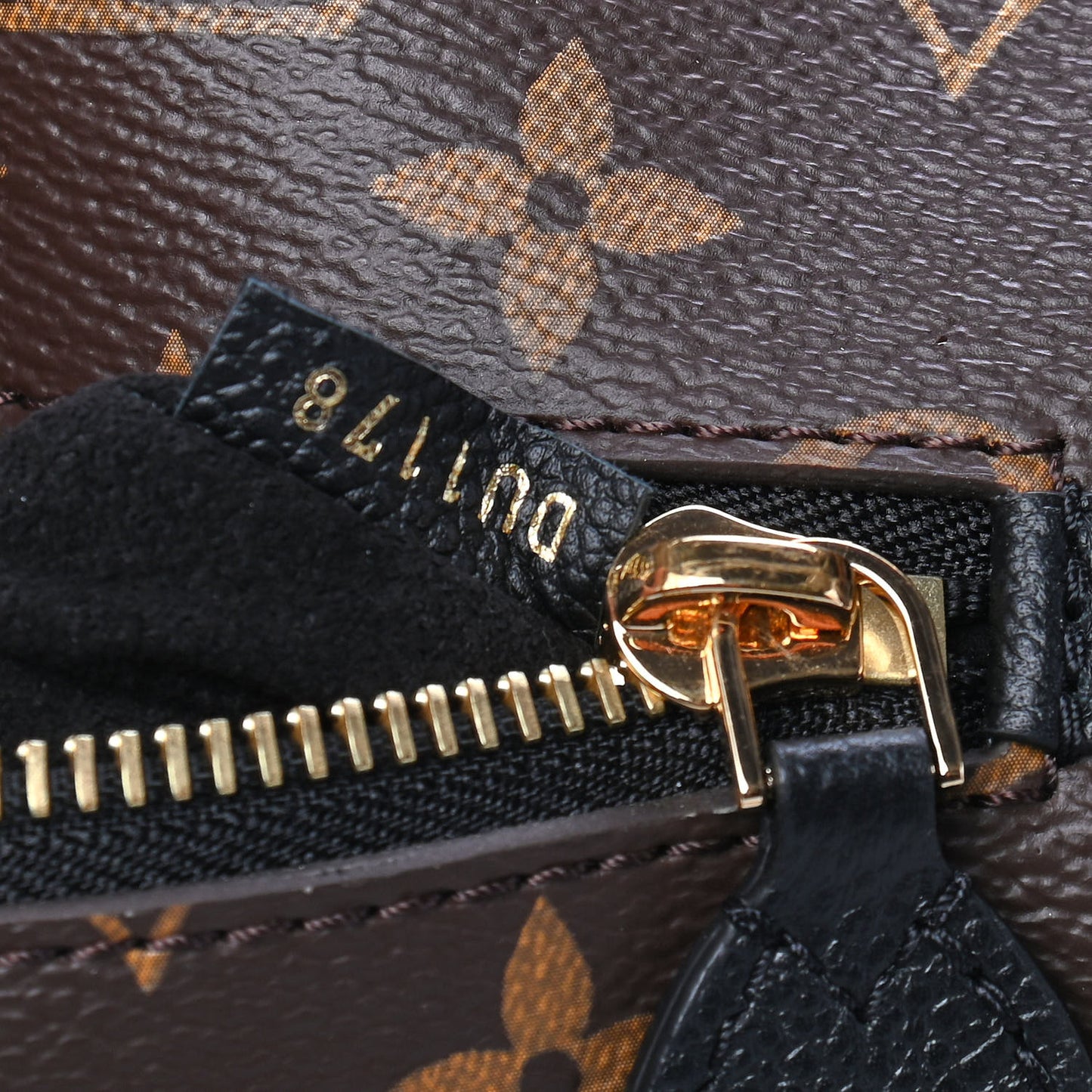 Monogram Popincourt MM Black