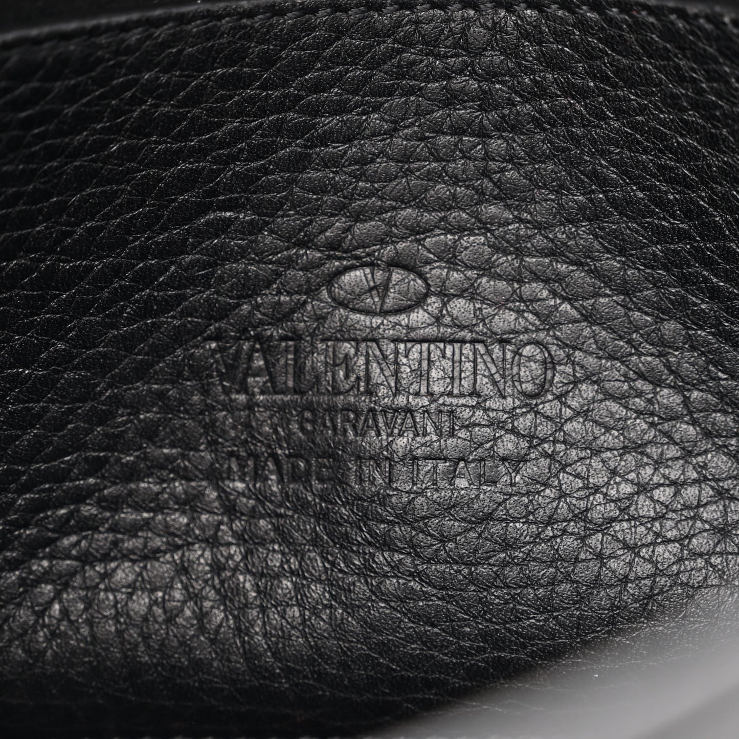 Pebbled Calfskin Medium Rockstud Flip Lock Crossbody Bag Black