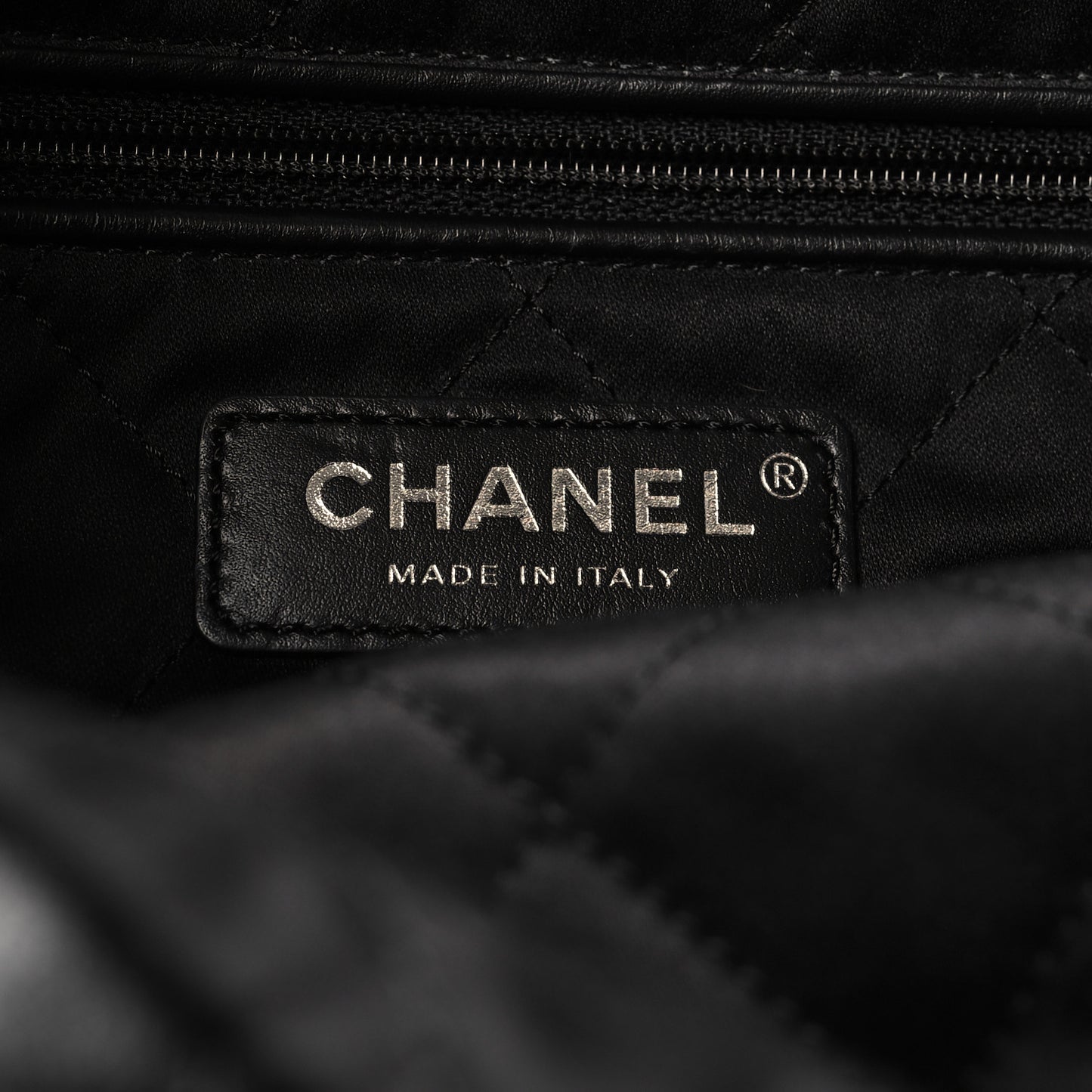 Shiny Calfskin Quilted Small Chanel 22 So Black