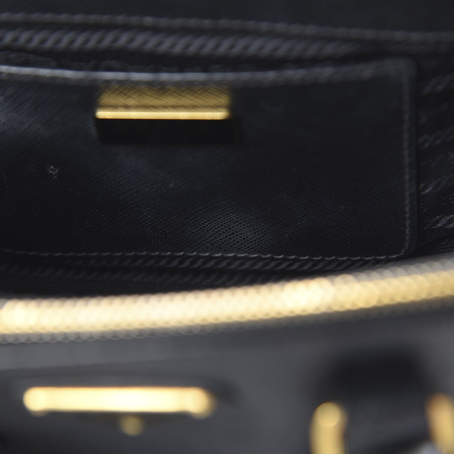 Saffiano Lux Mini Galleria Double Zip Tote Black