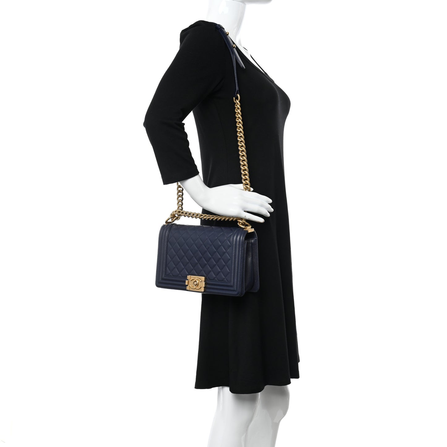 Caviar Quilted Medium Boy Flap Navy