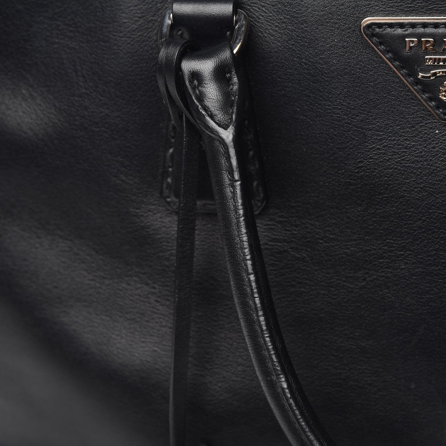 City Calf Medium Galleria Double Zip Tote Black