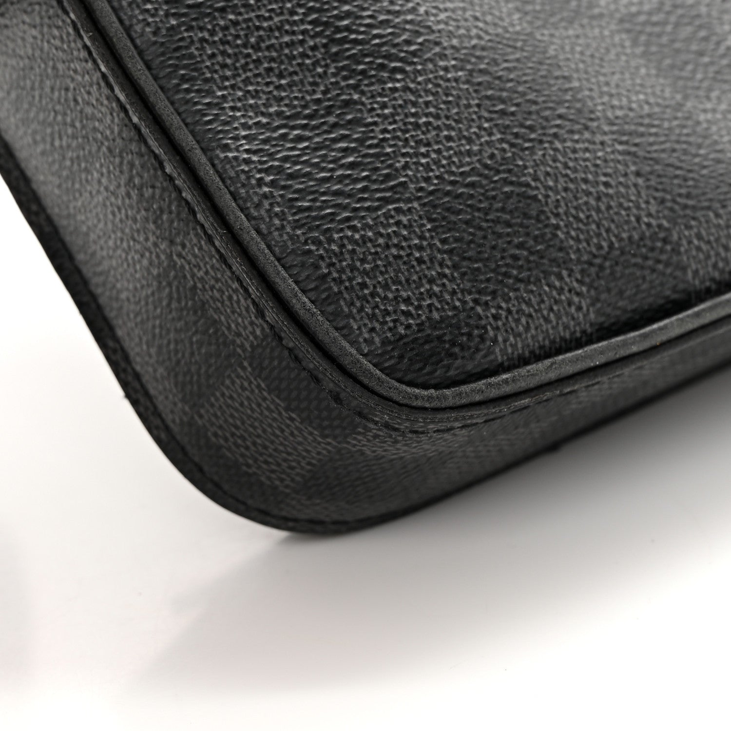 Louis Vuitton Damier Graphite Alpha Messenger Bag 11 of 25