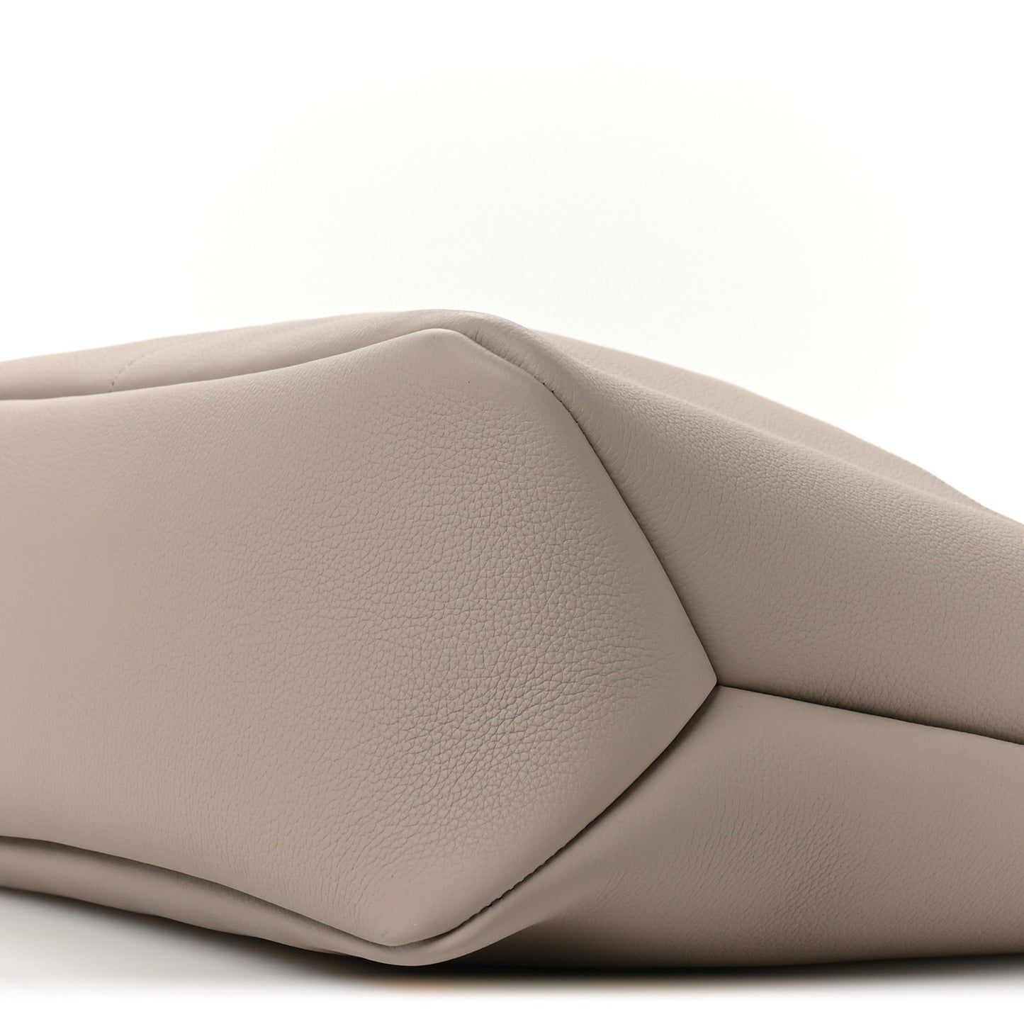 Icons Calfskin Privé Tote Beige