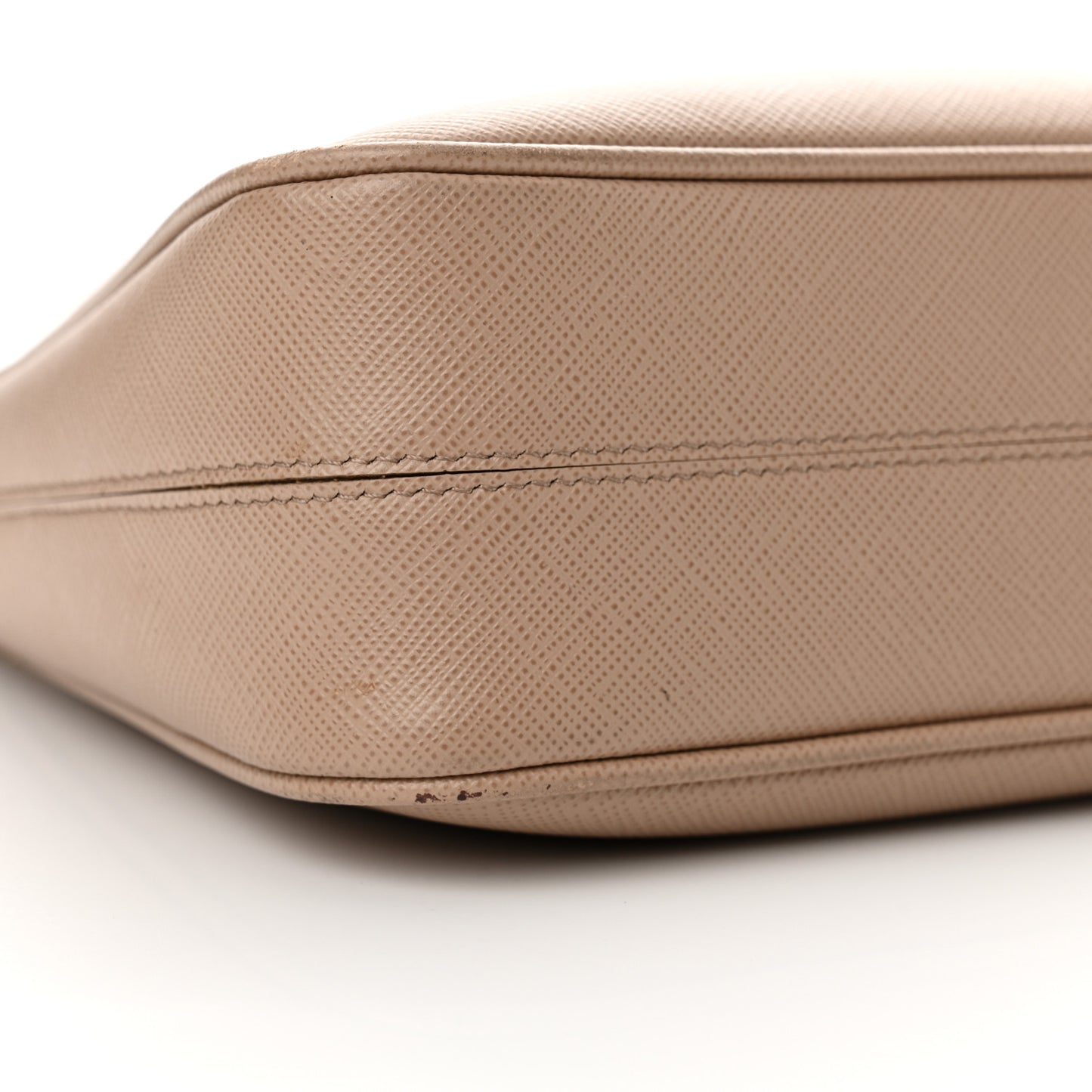 Saffiano Lux Re-Edition 2005 Shoulder Bag Cammeo