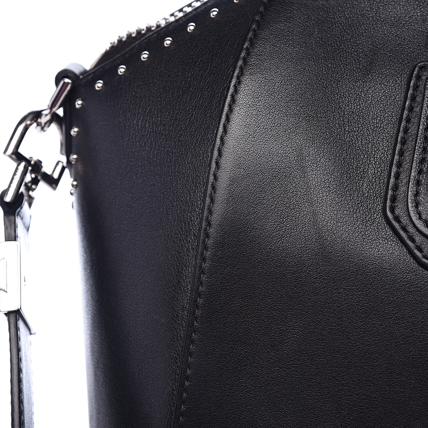 Calfskin Medium Studded Antigona Black