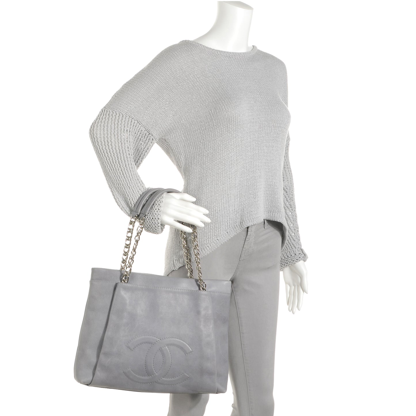 Caviar Large CC Tuck Tote Grey