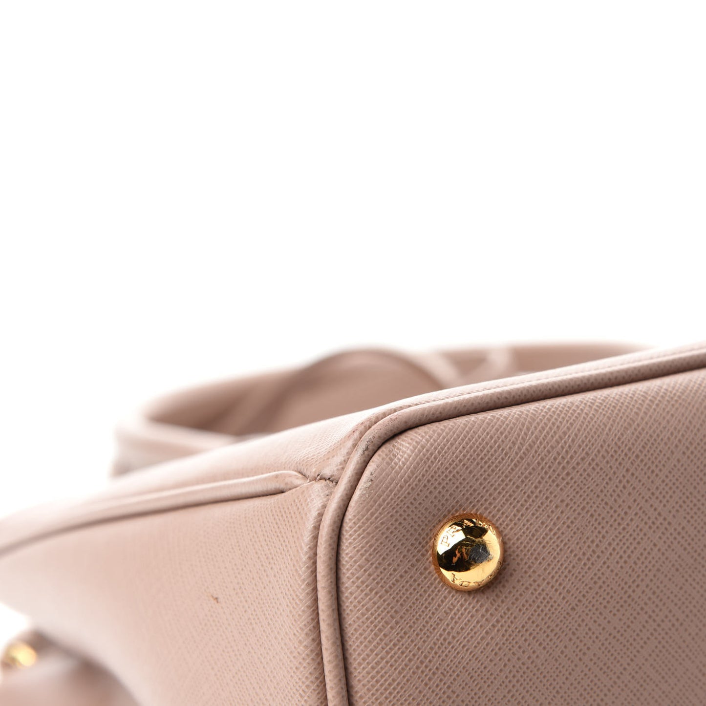 Saffiano Lux Medium Tote Cammeo