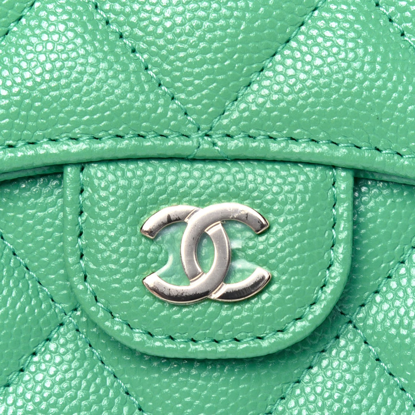 Caviar Quilted Flap Card Holder On Chain Light Green