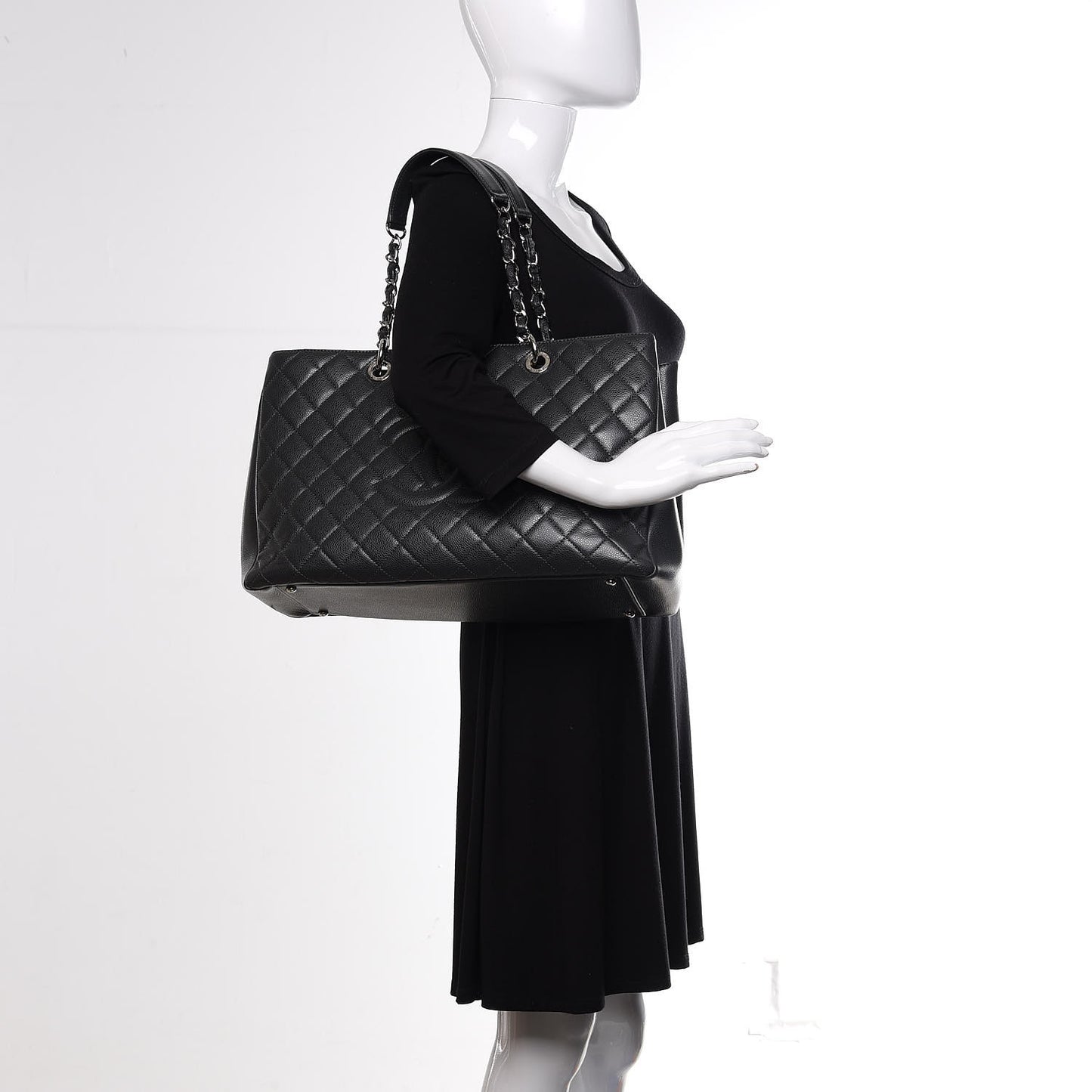 Caviar Quilted XL Grand Shopping Tote GST Dark Grey