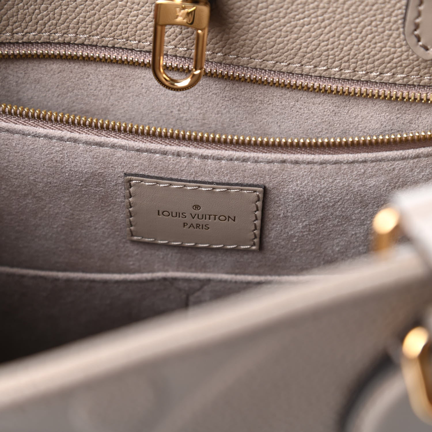 Louis Vuitton Empreinte Monogram Giant Onthego MM Tourterelle 8 of 9