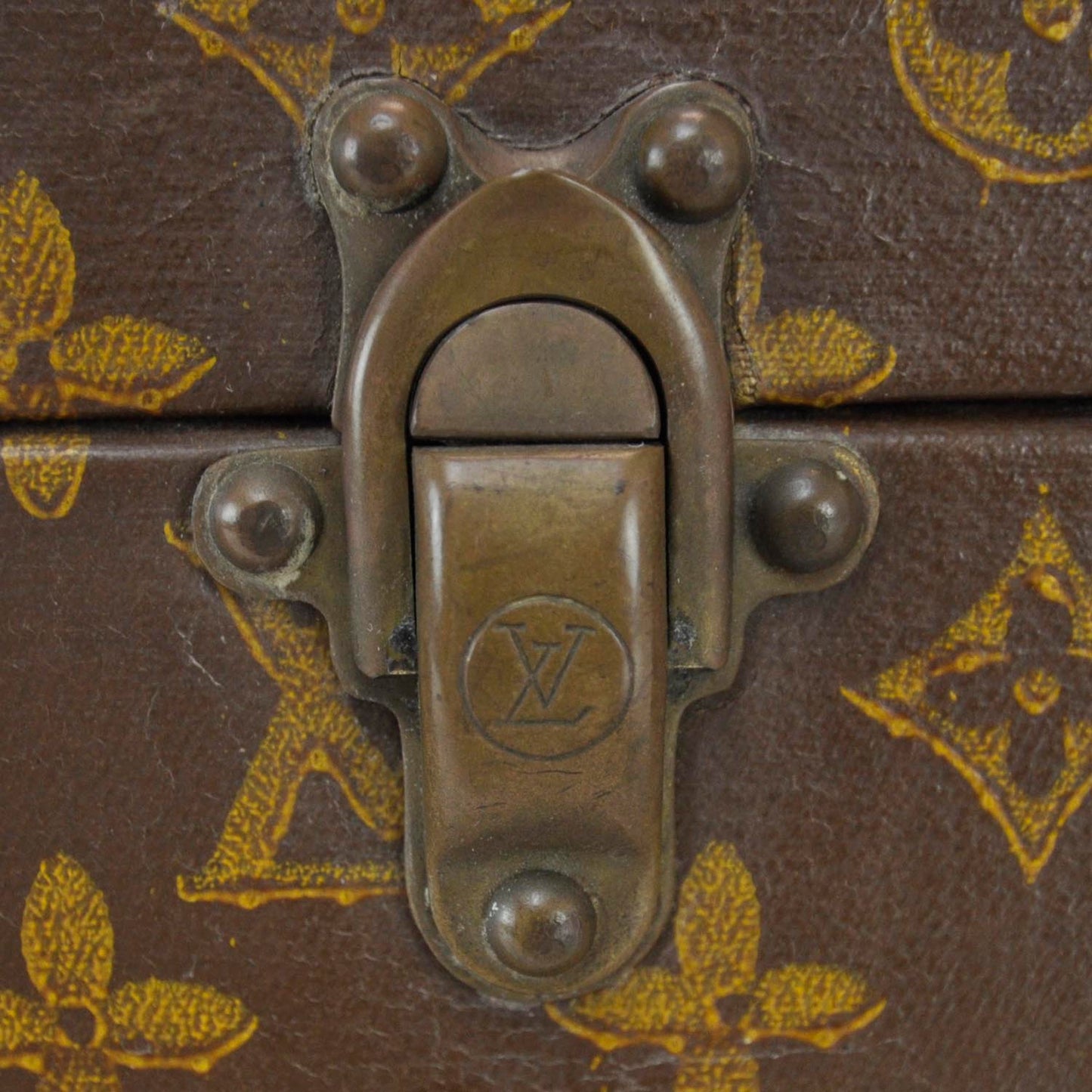 Monogram Bisten 50