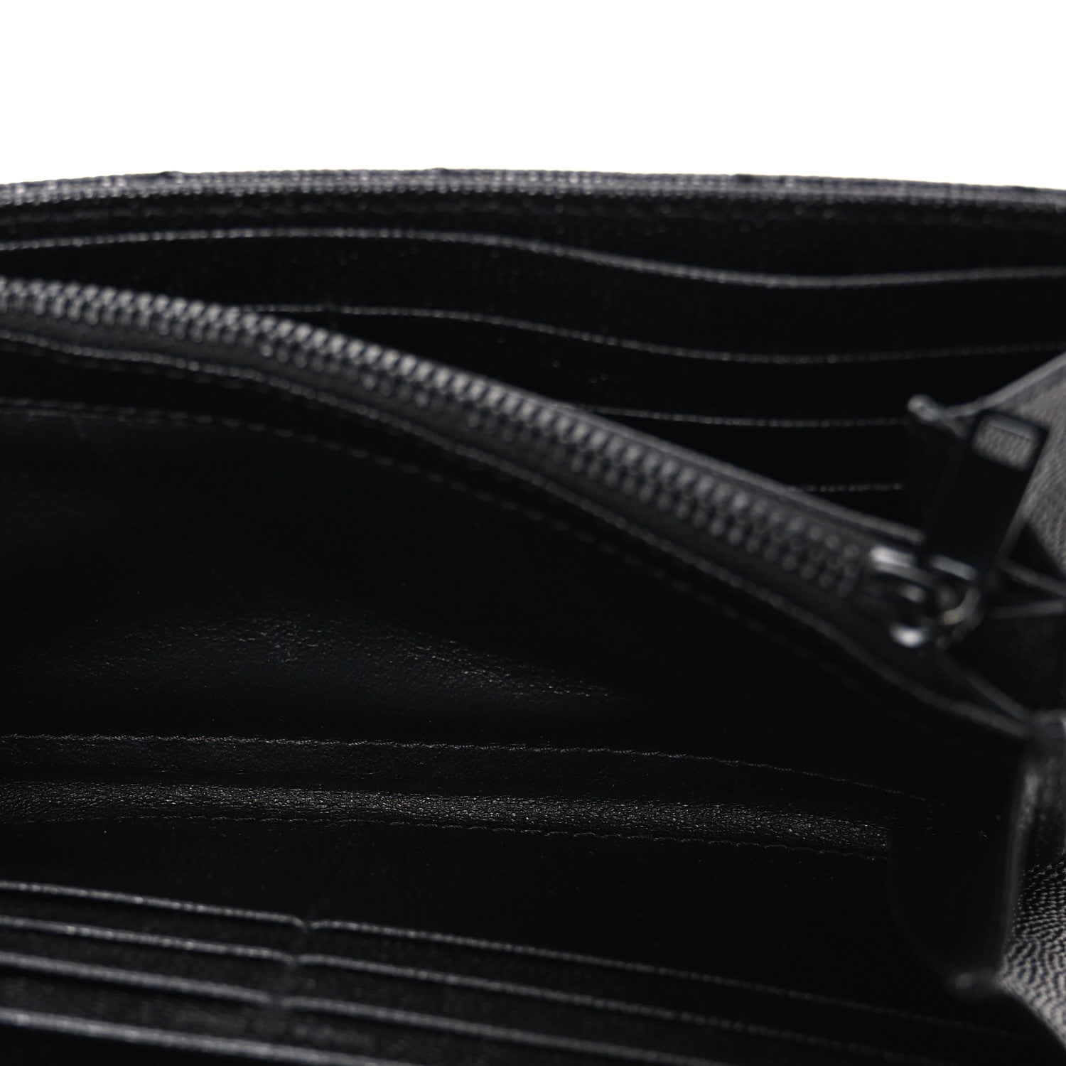 Saint Laurent Grain De Poudre Matelasse Chevron Monogram Monochrome Flap Wallet Black 5 of 8