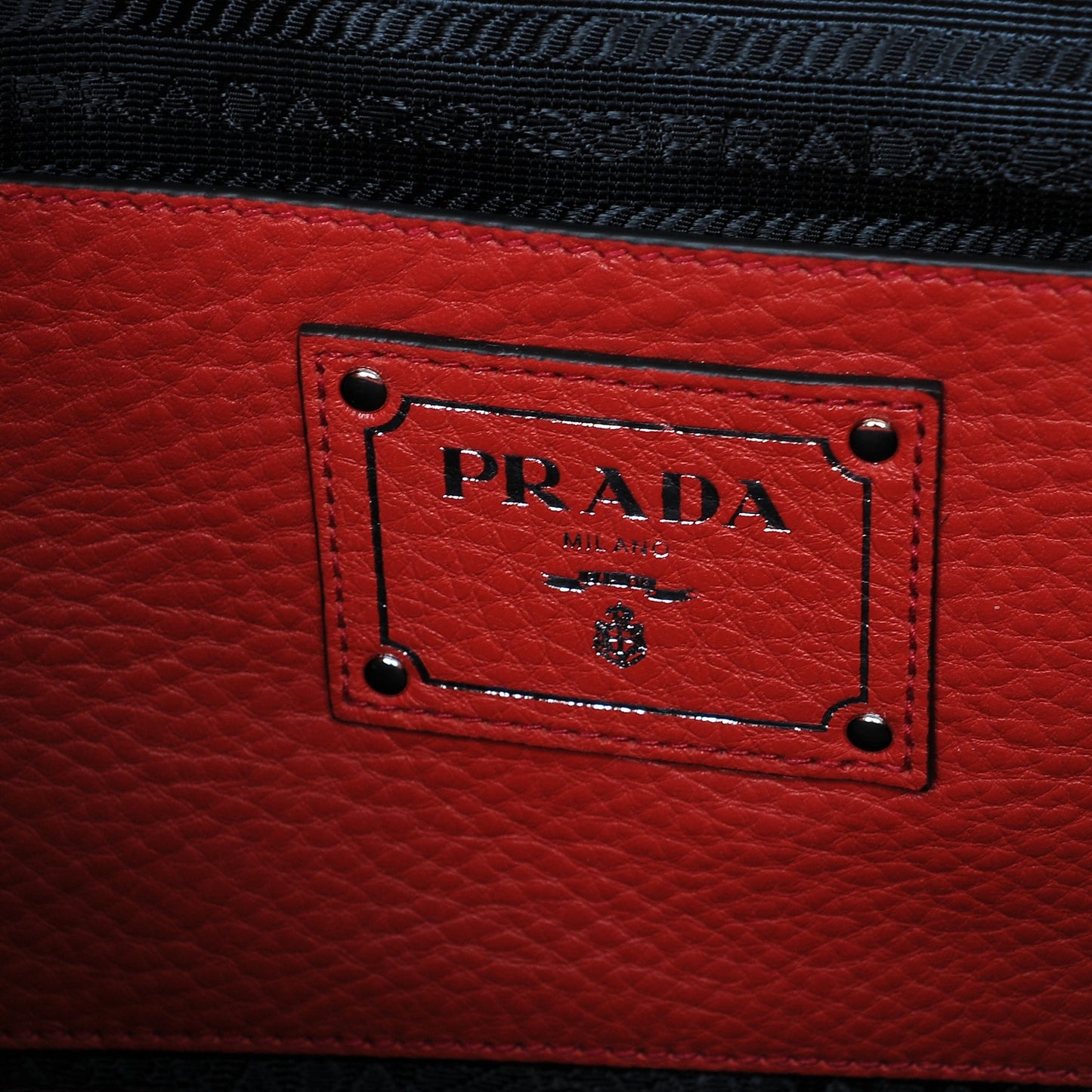Vitello Daino Tote Rosso