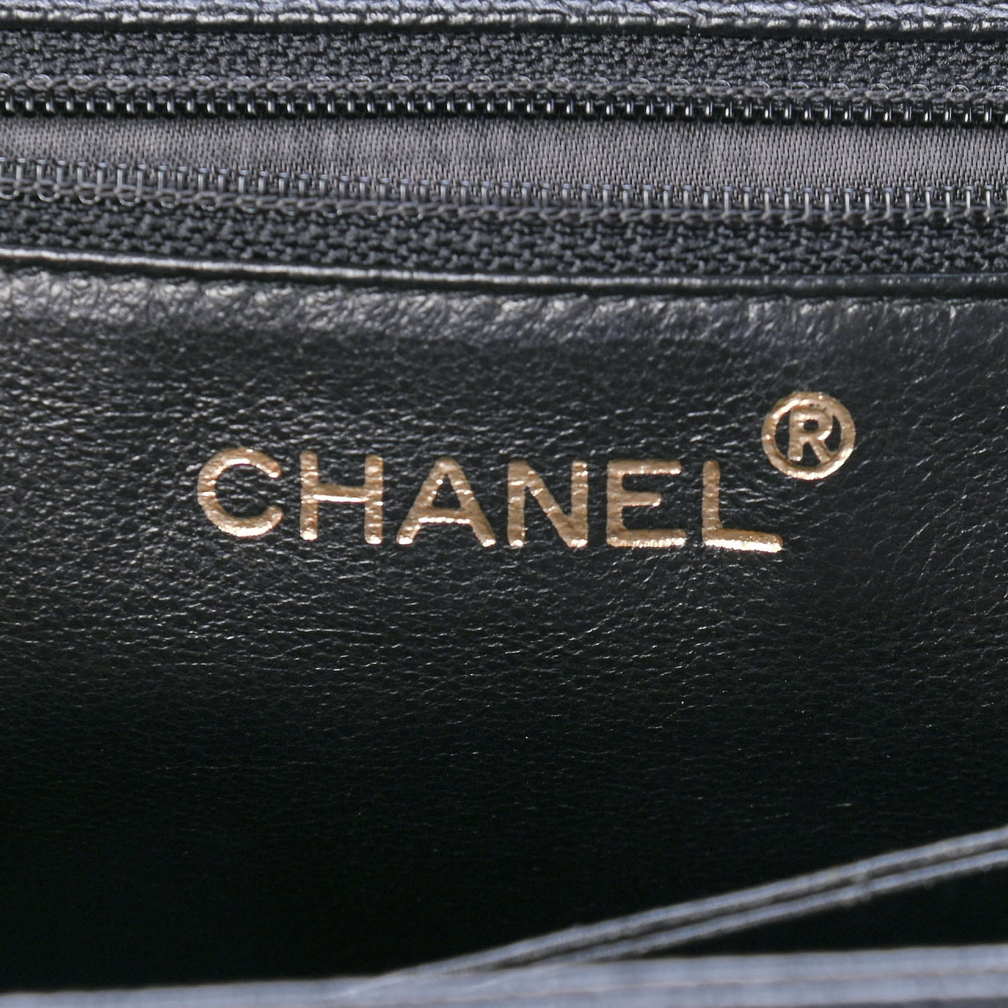 Caviar Medium Shoulder Bag Black