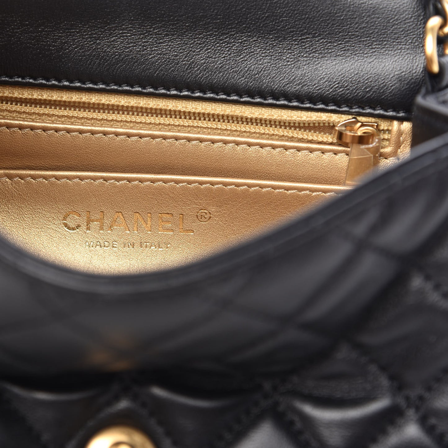 Lambskin Quilted Mini Pearl Crush Flap Black